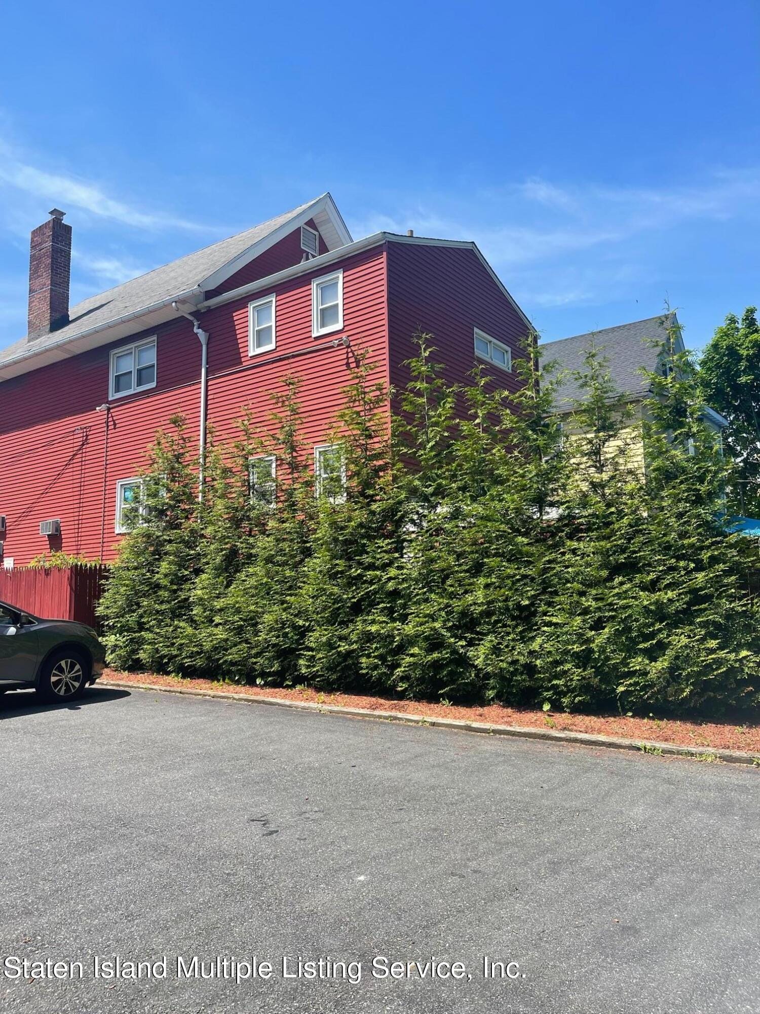773 Post Avenue Image 5