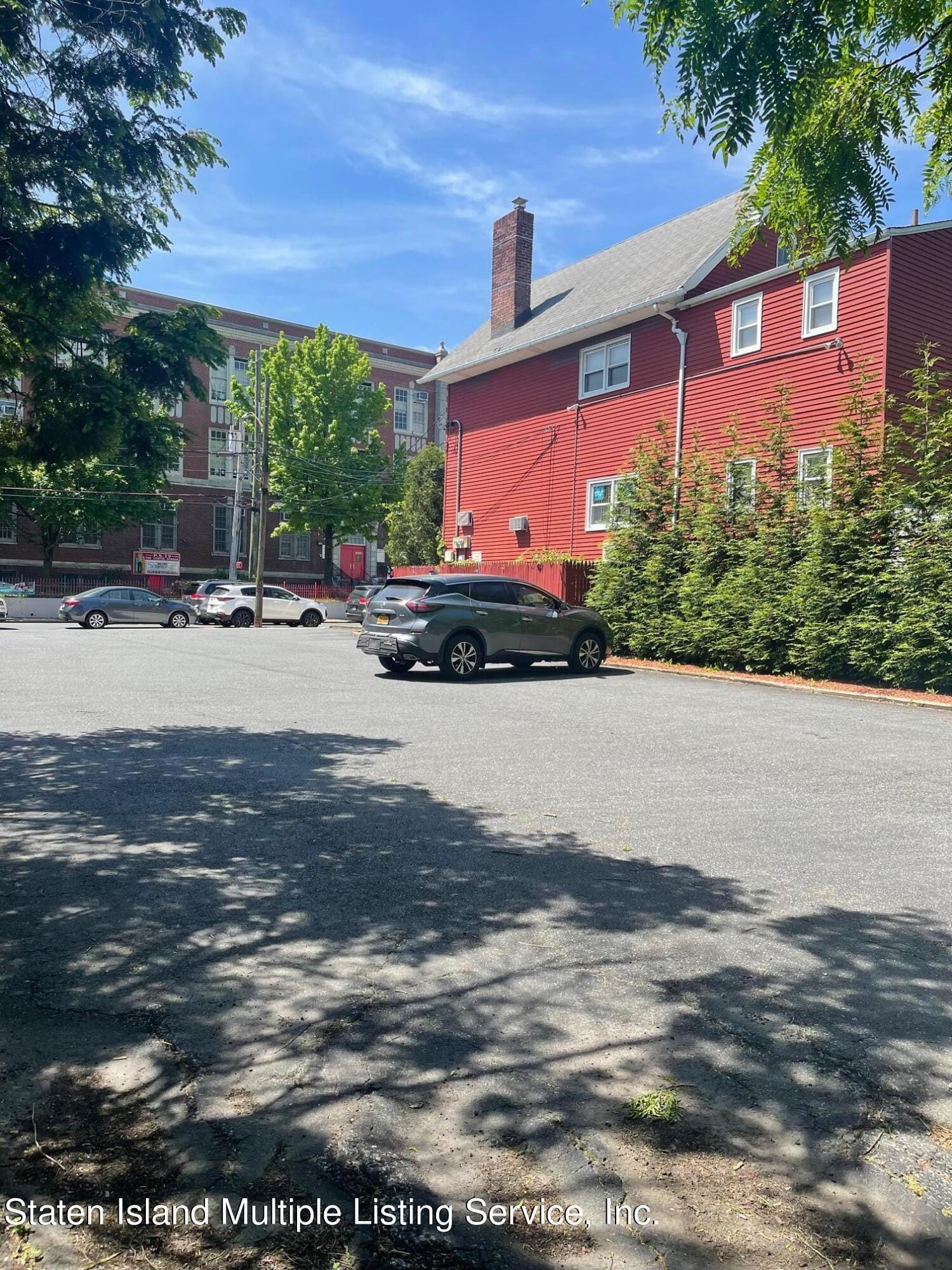 773 Post Avenue Image 4