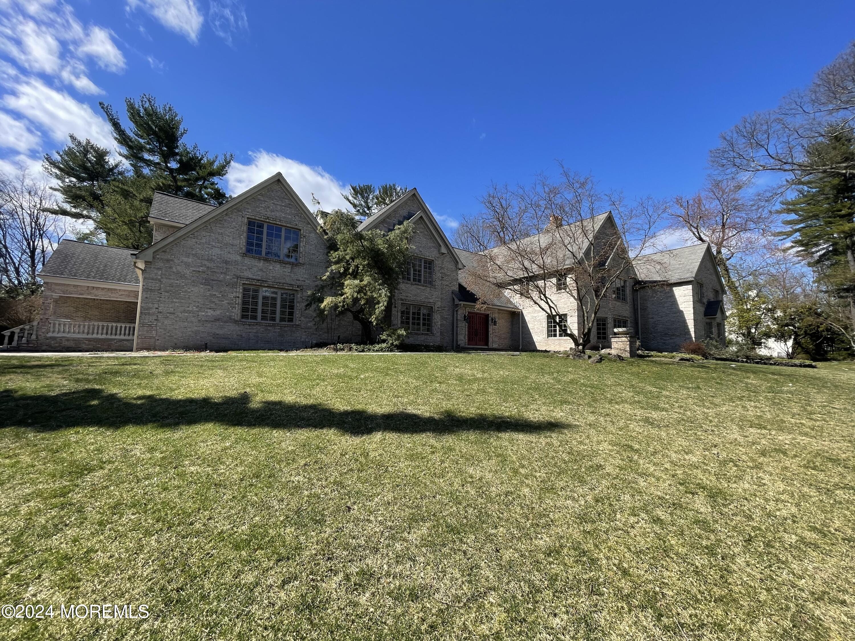 320 Algonquin Road Image 2