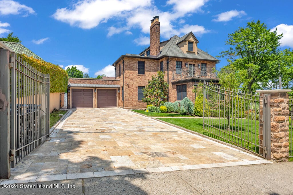 262 Howard Avenue Image 3
