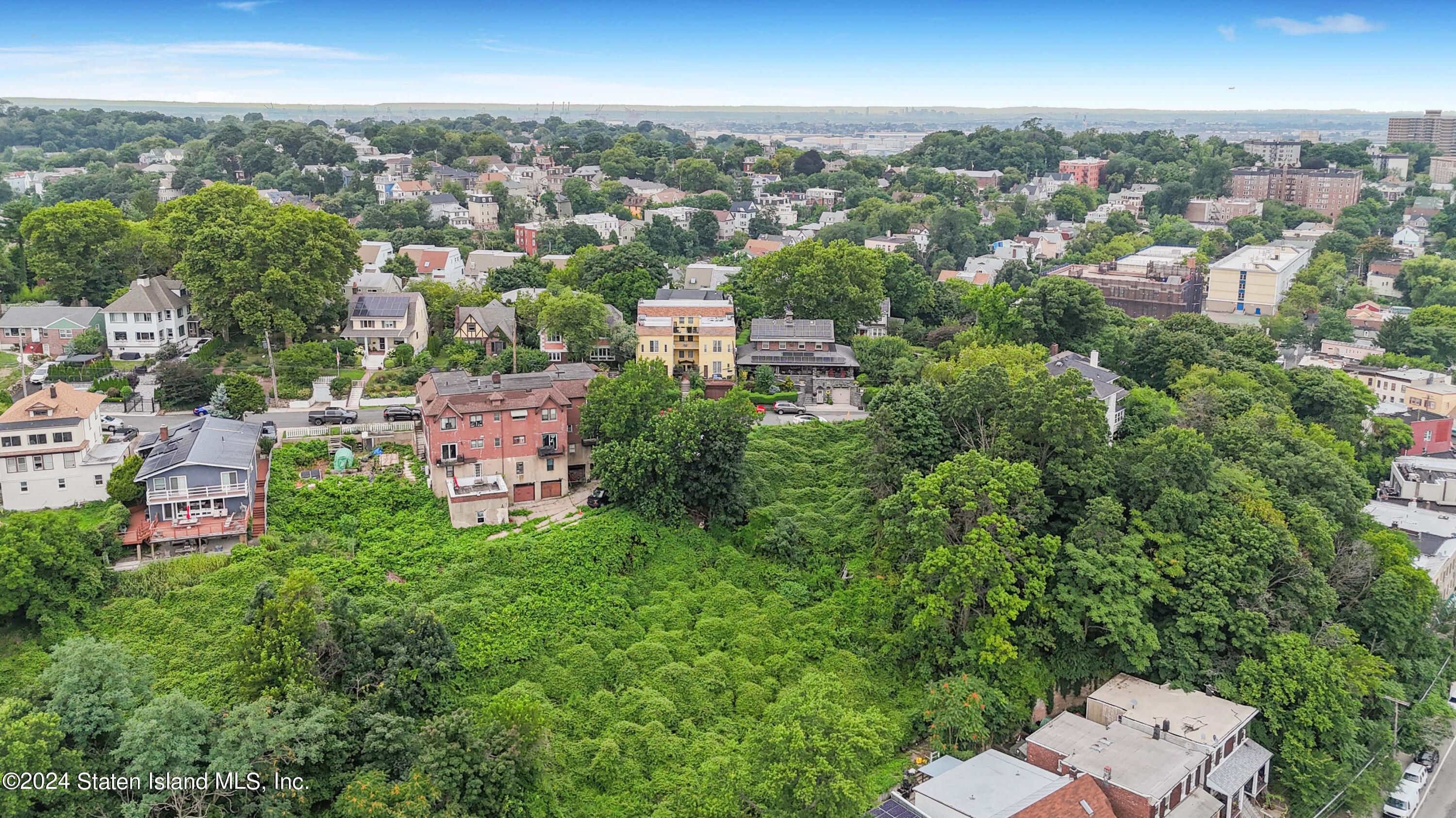 47 Tompkins Circle Image 4