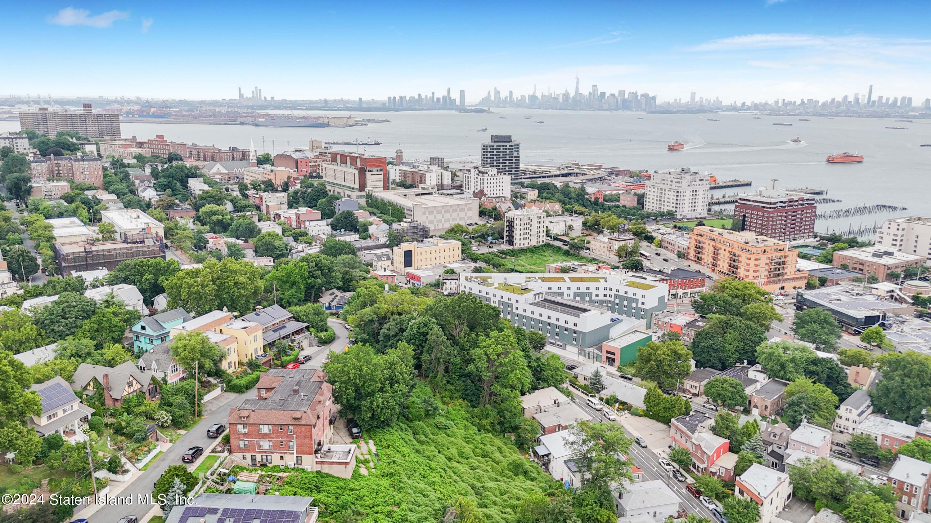 47 Tompkins Circle Image 5