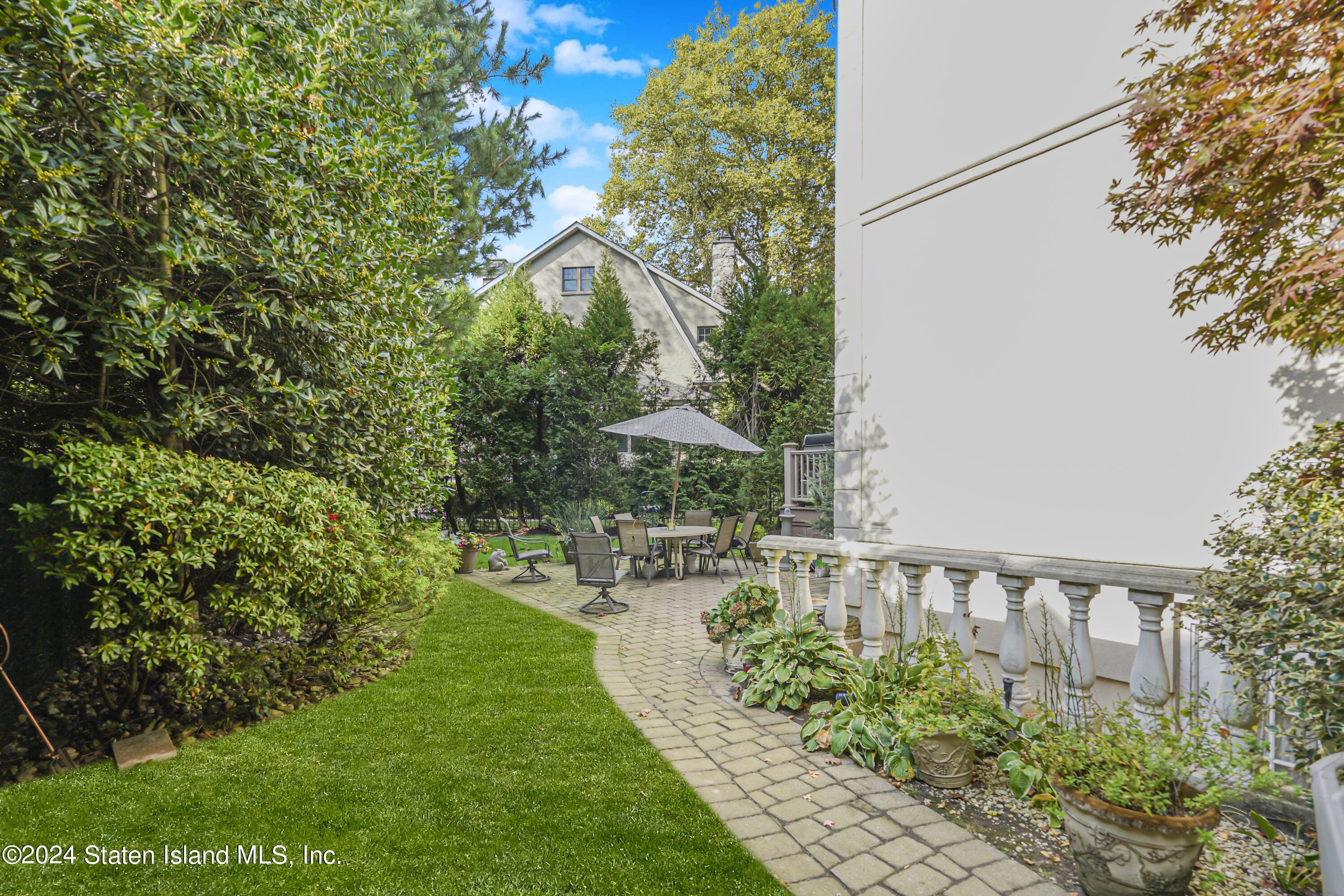 15 The Oval, Staten Island, NY, 10304 image 8