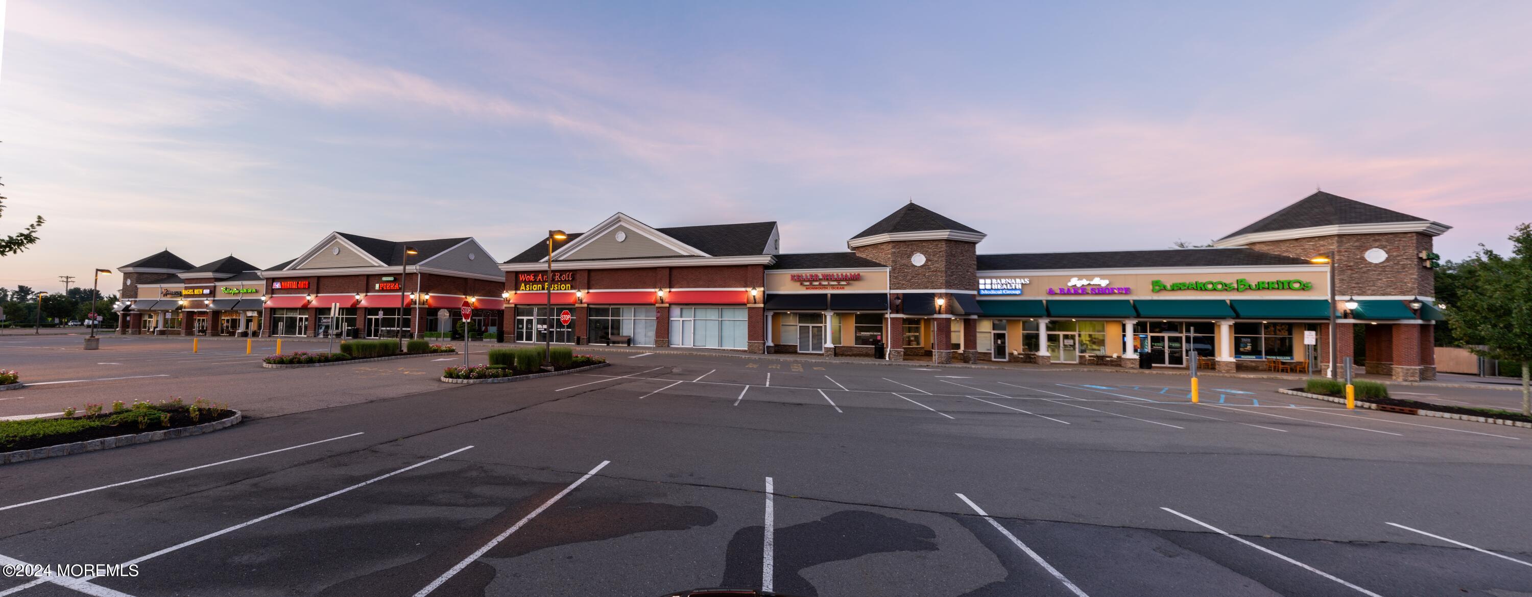 353 N County Line Road Image 1