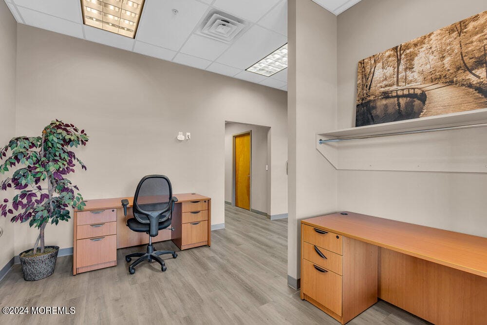 353 N County Line Road Image 2