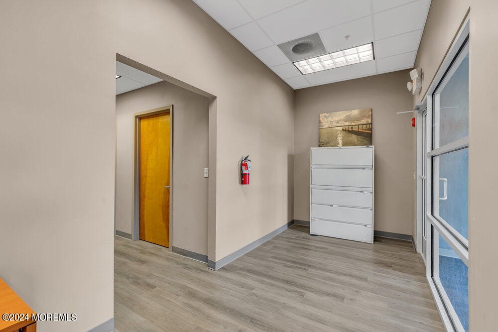 353 N County Line Road Image 3