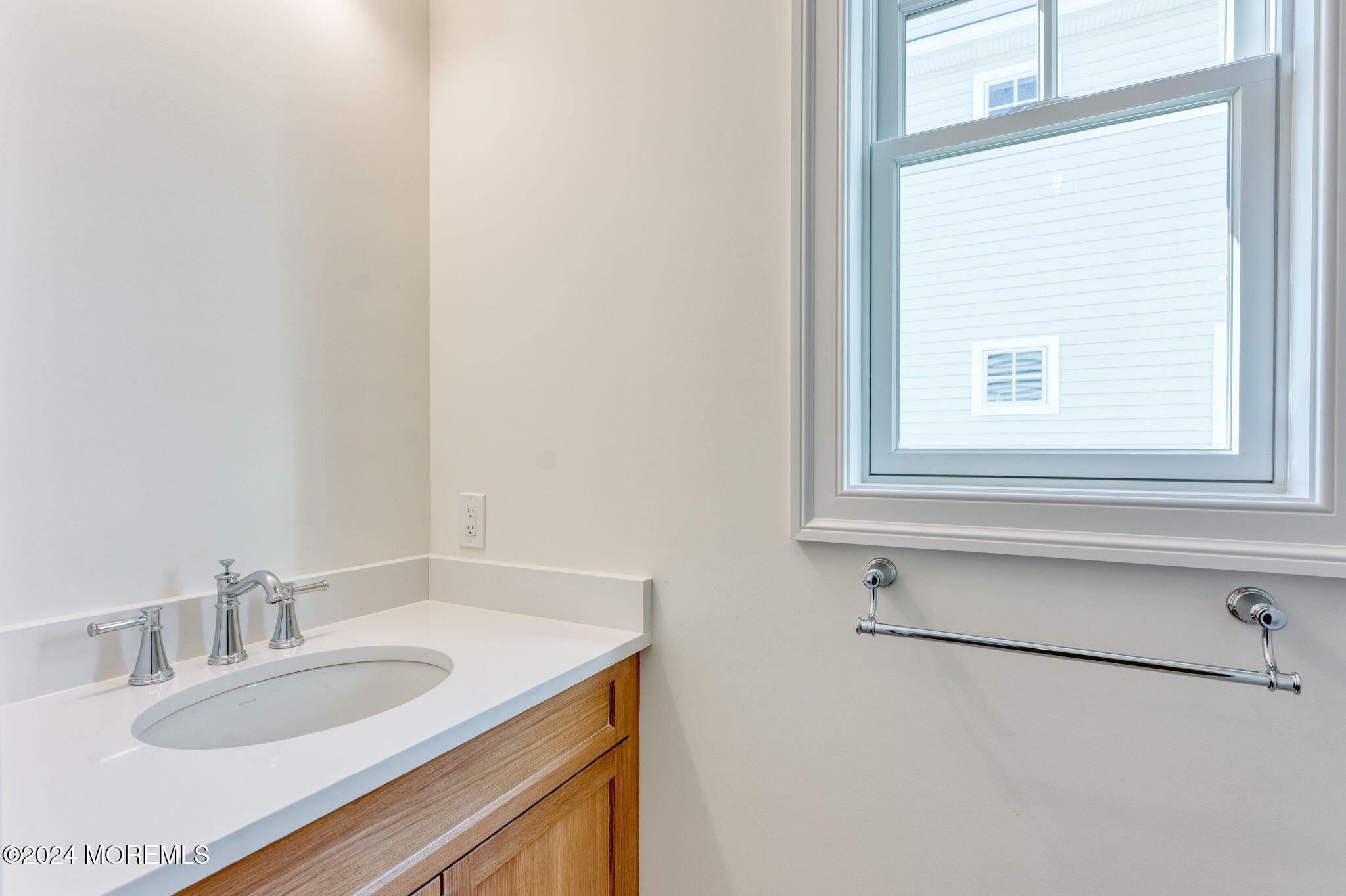 564 Monmouth Avenue Image 4