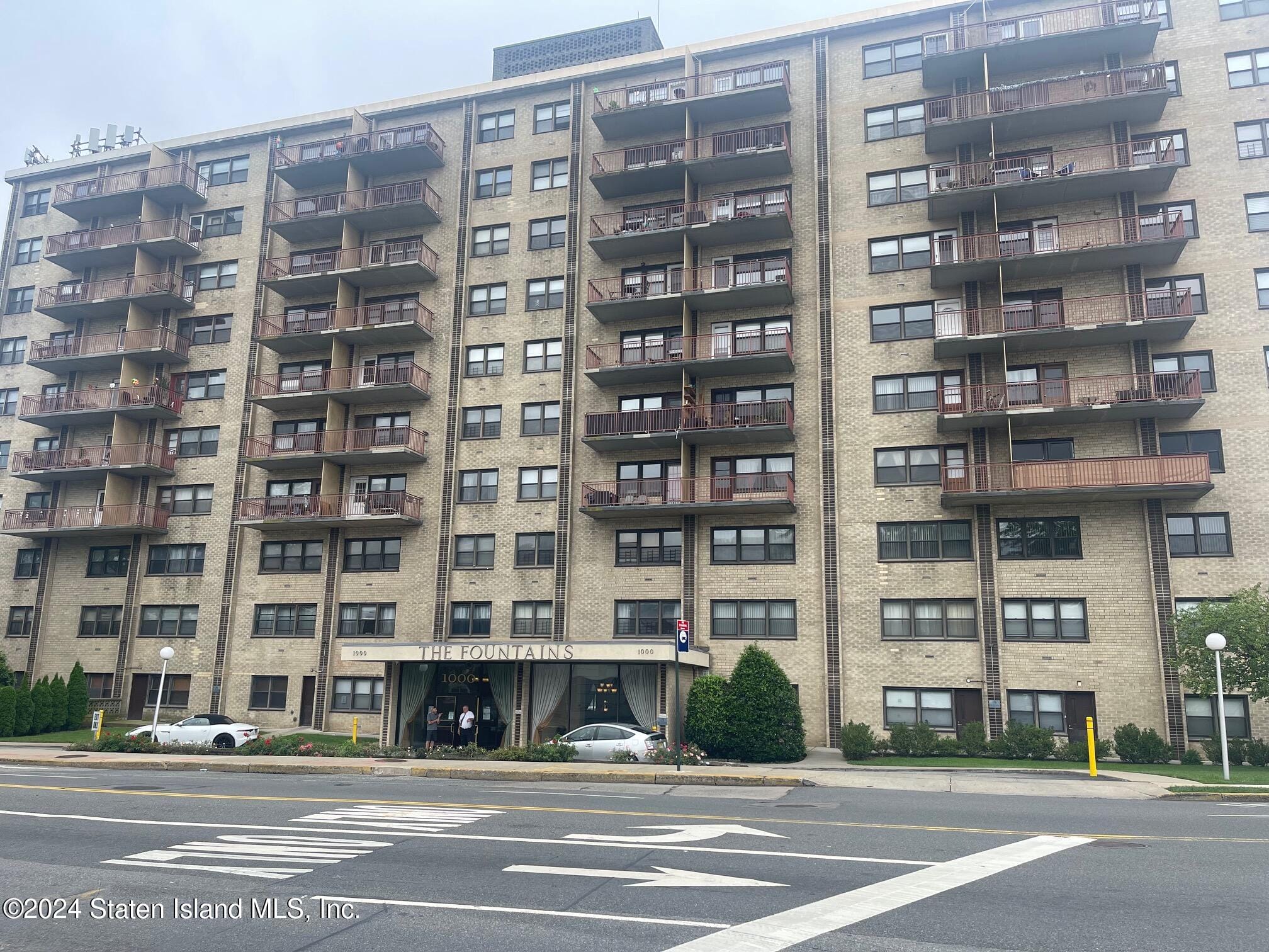 1000 Clove Road 8-C Image 1