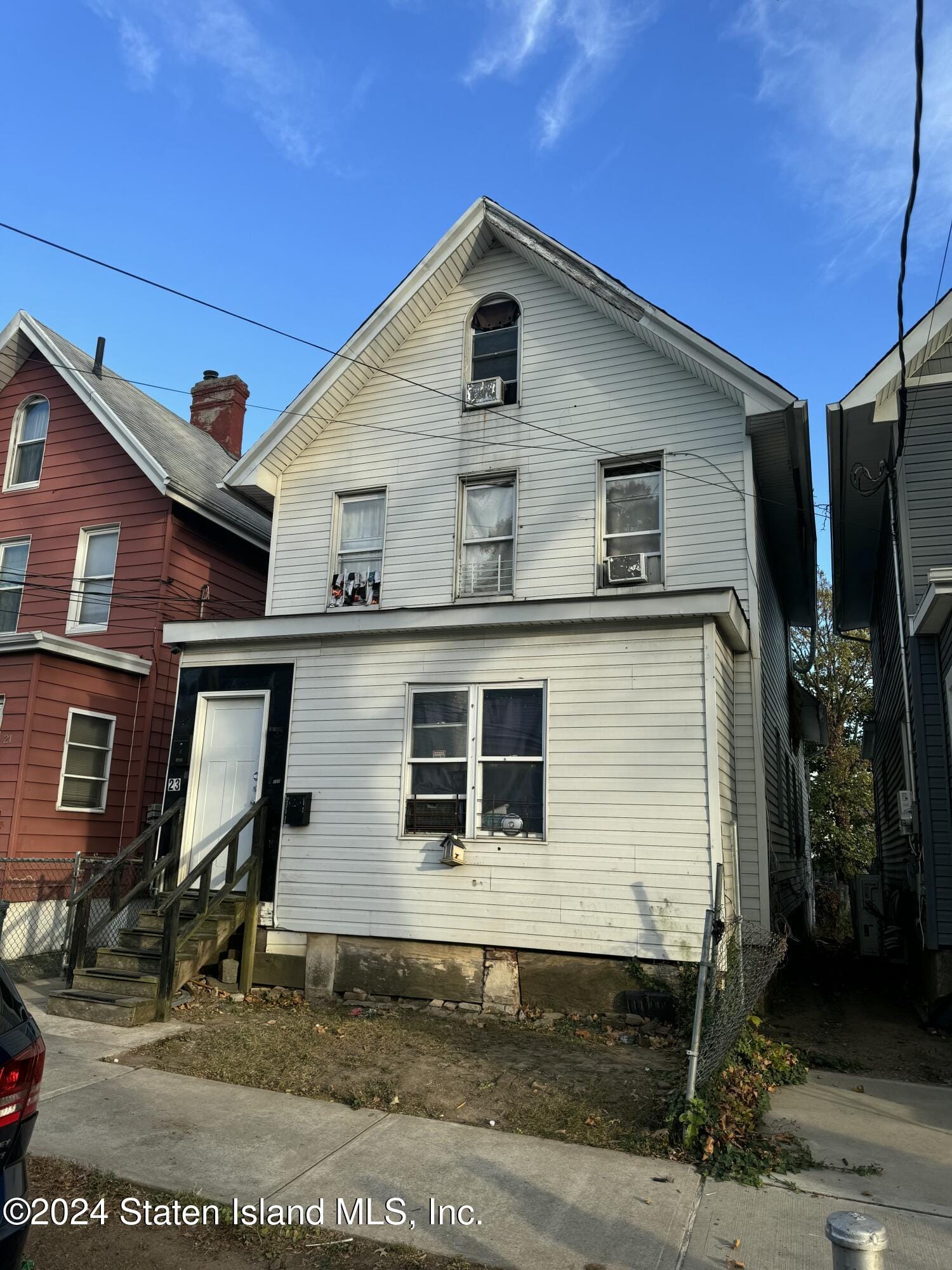 23 Maple Avenue Image 1