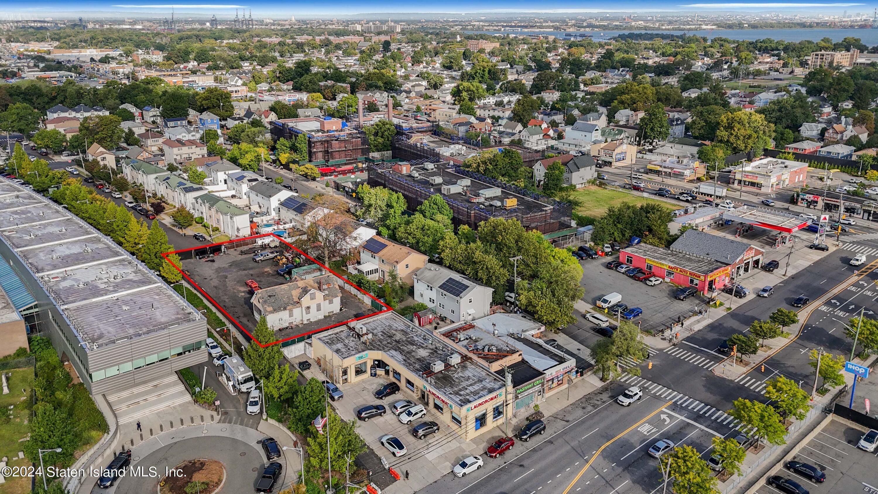 964 Richmond Avenue Image 2