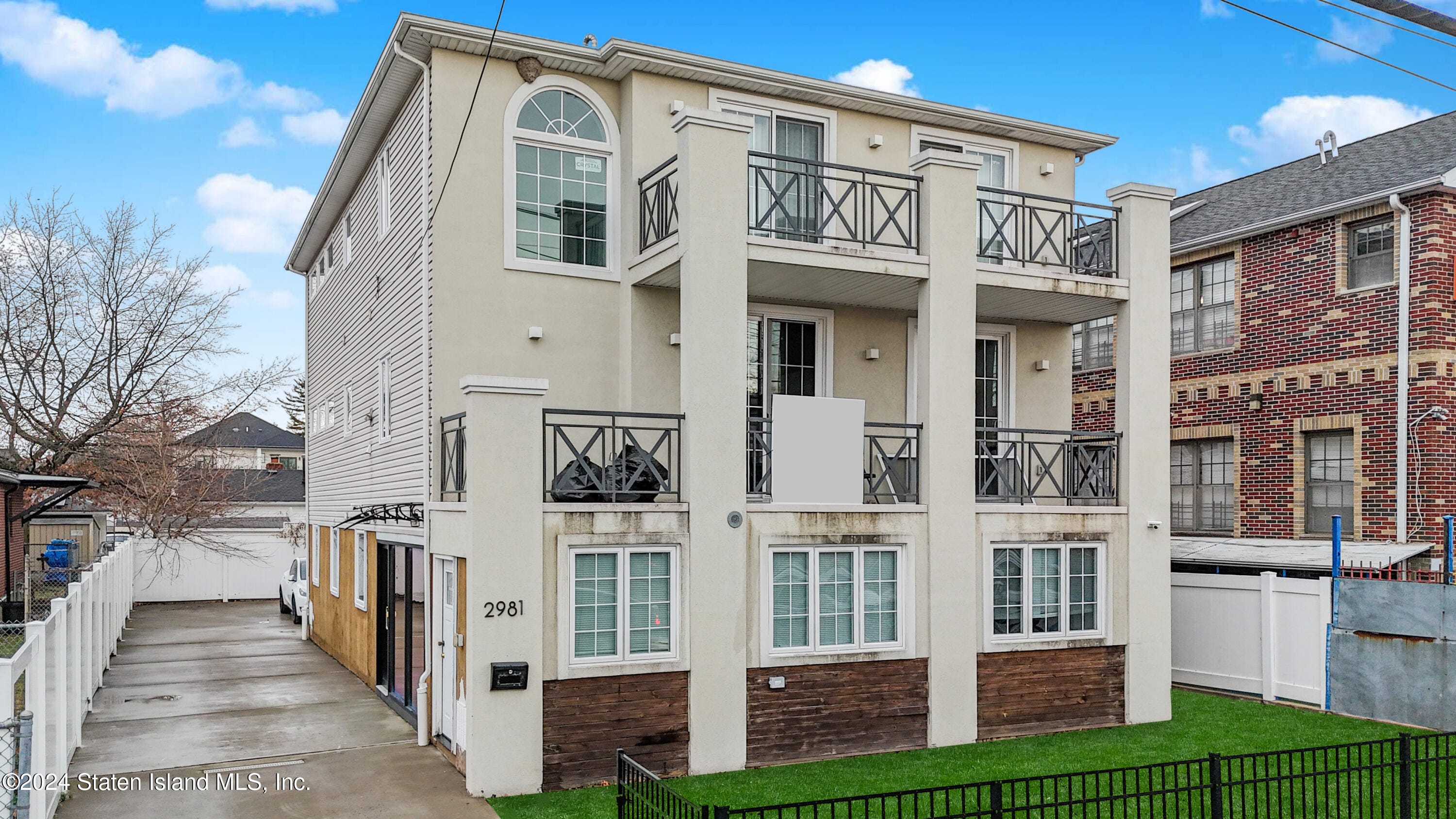 2981 Hylan Boulevard Image 2