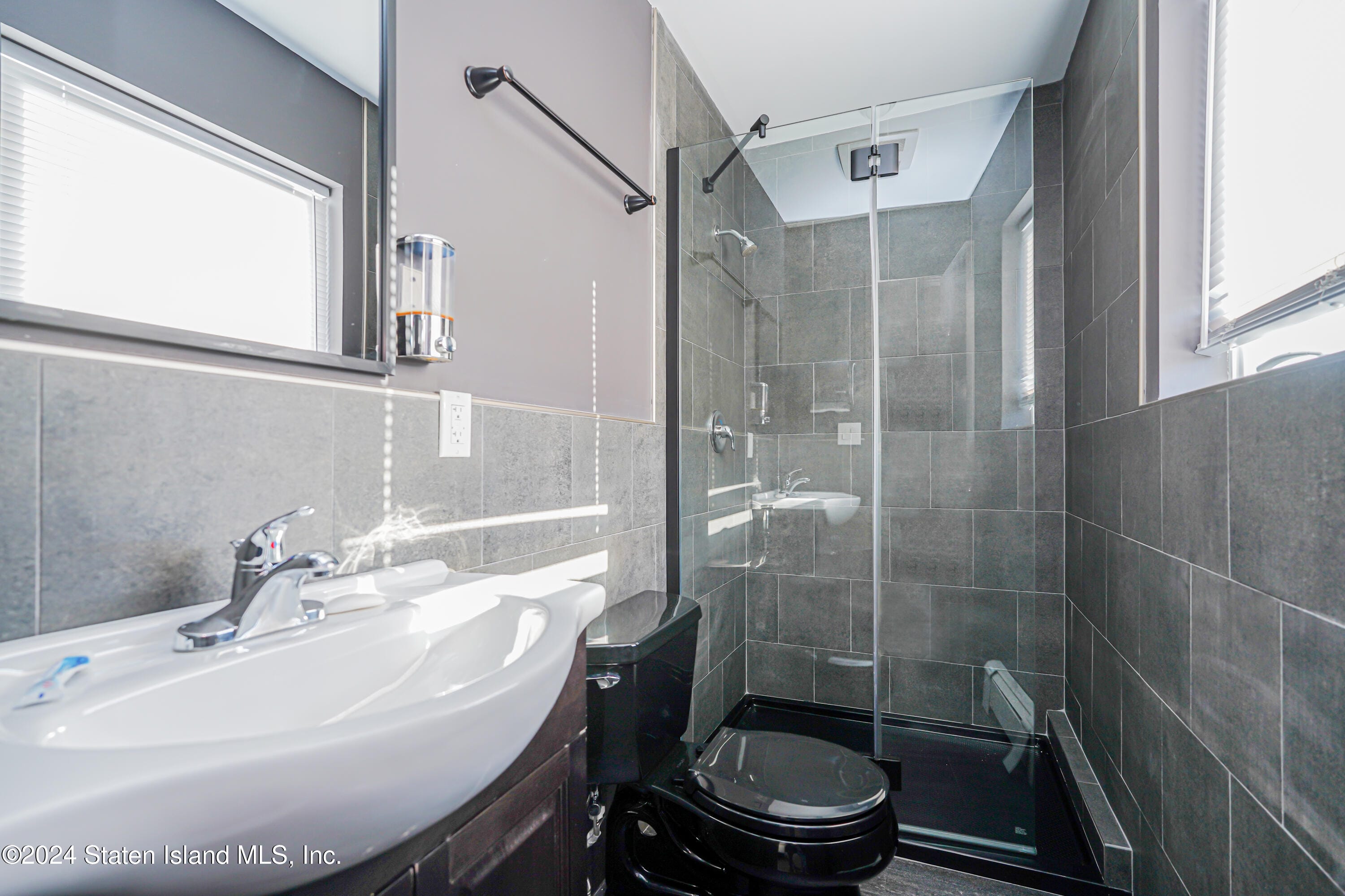 2981 Hylan Boulevard, Staten Island, NY, 10306 image 16