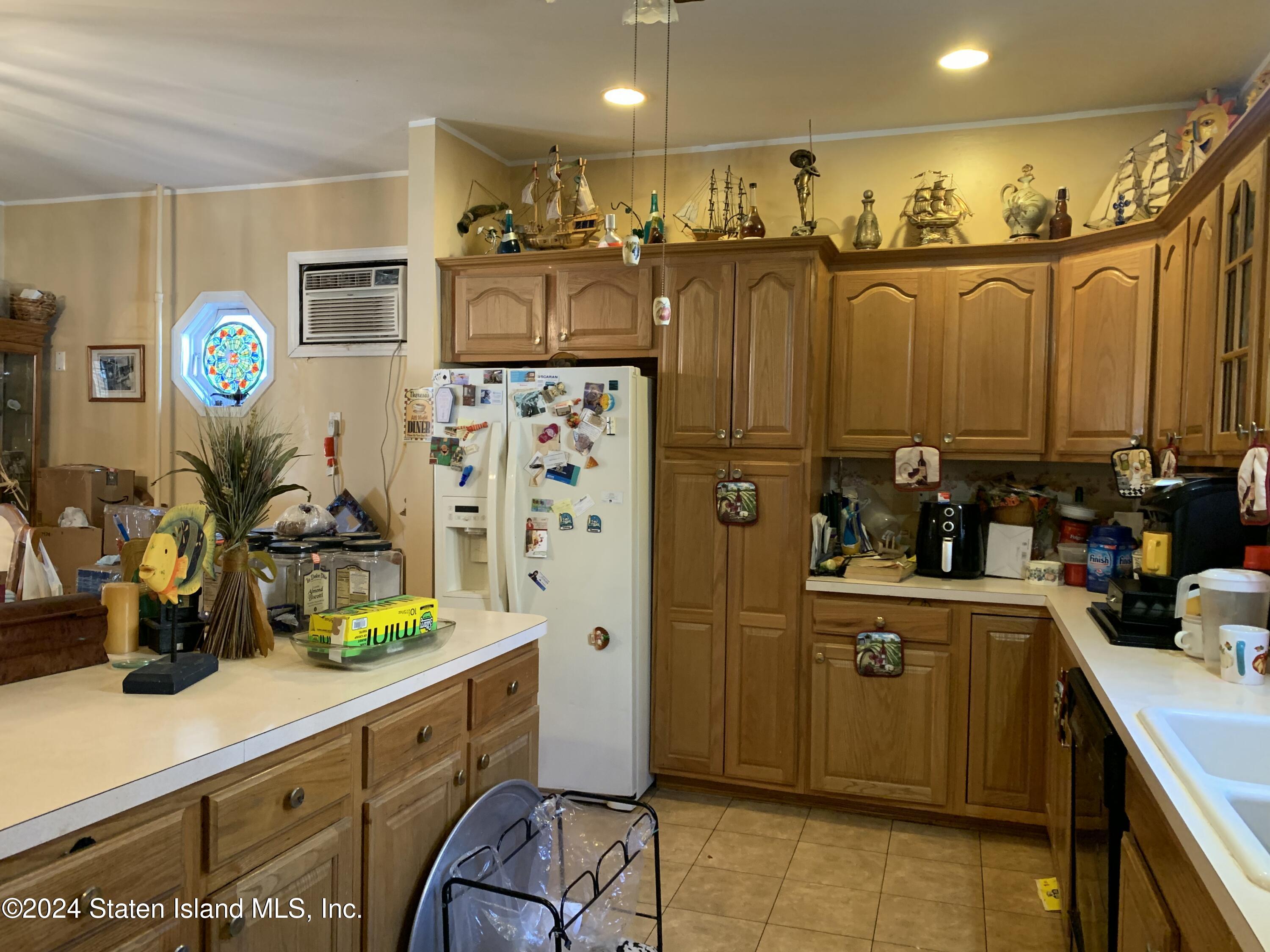 21 Father Capodanno Boulevard, Staten Island, NY, 10305 image 16