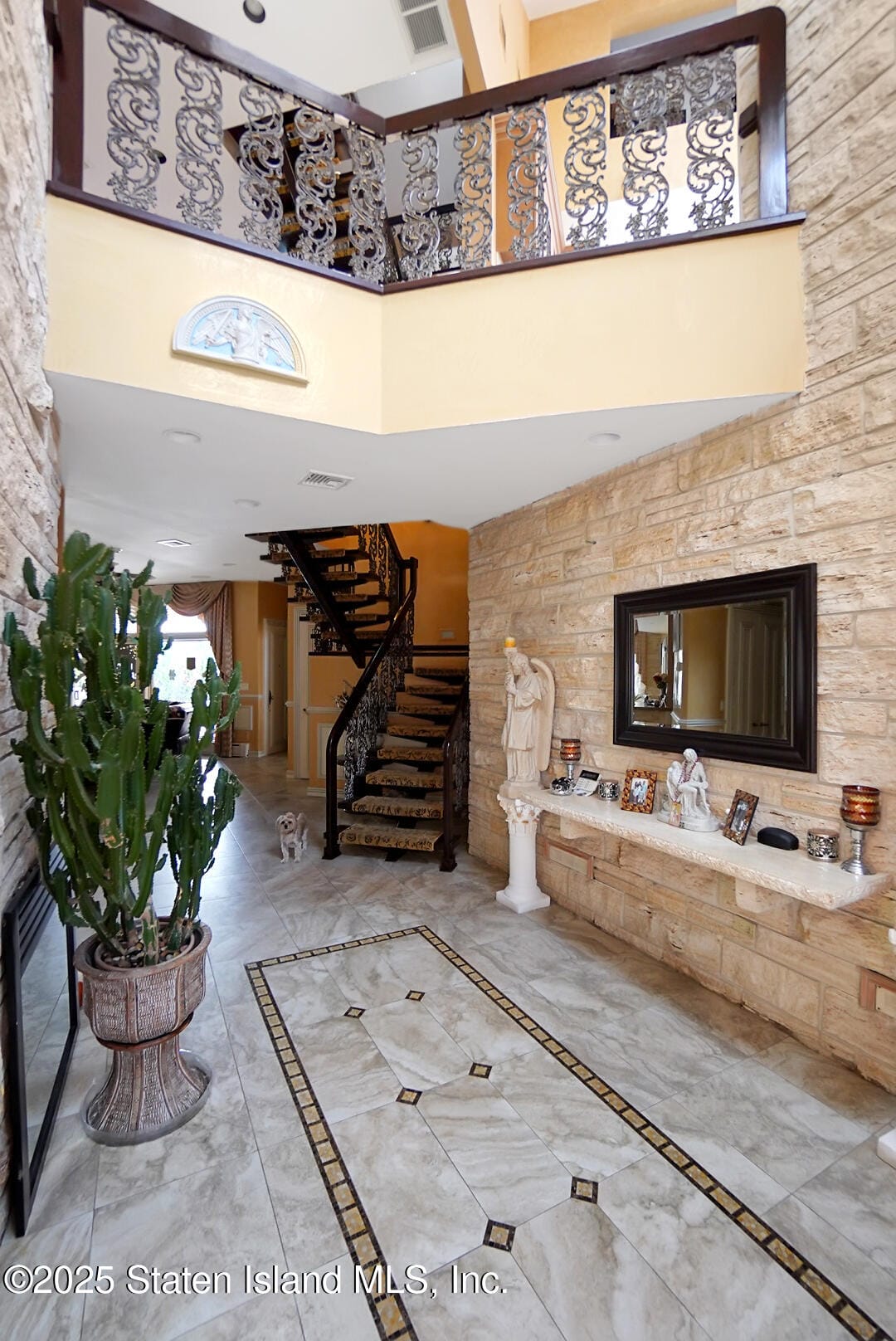 545 Arbutus Avenue Image 3
