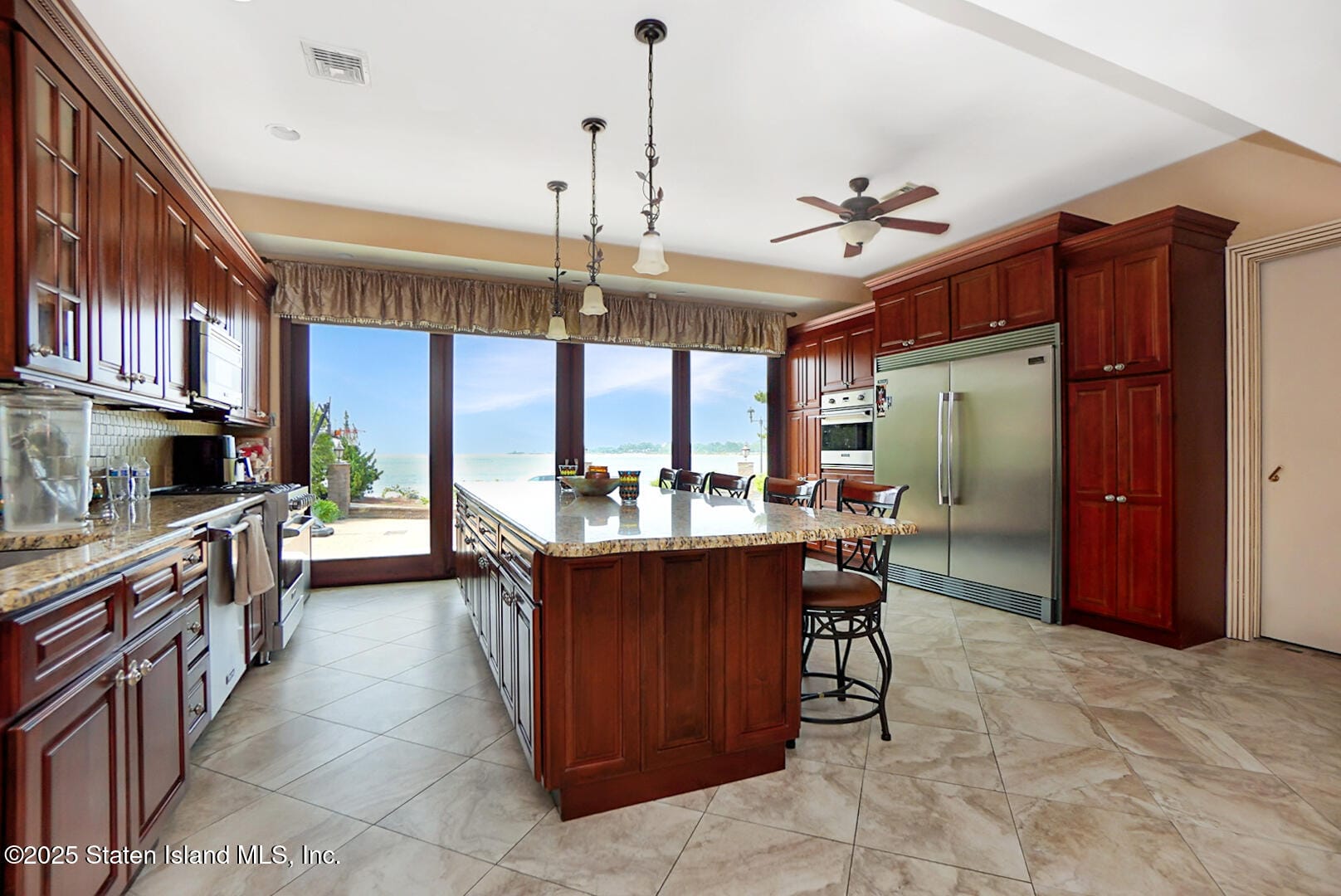 545 Arbutus Avenue Image 5