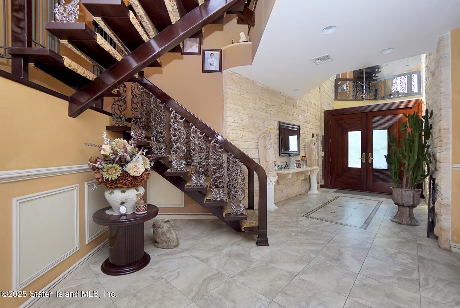 545 Arbutus Avenue Image 4