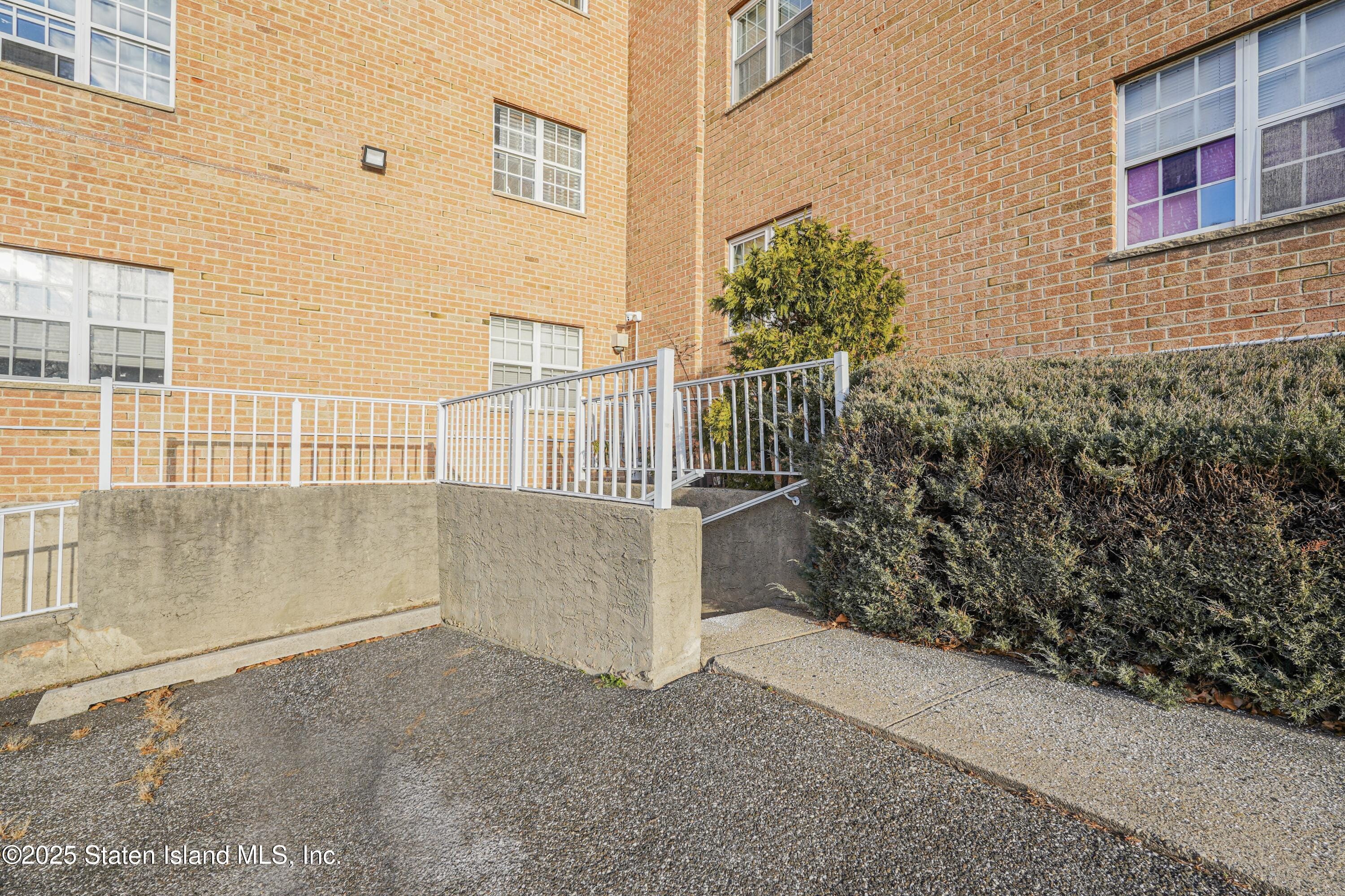 85-0 Elmwood Park Drive Image 3