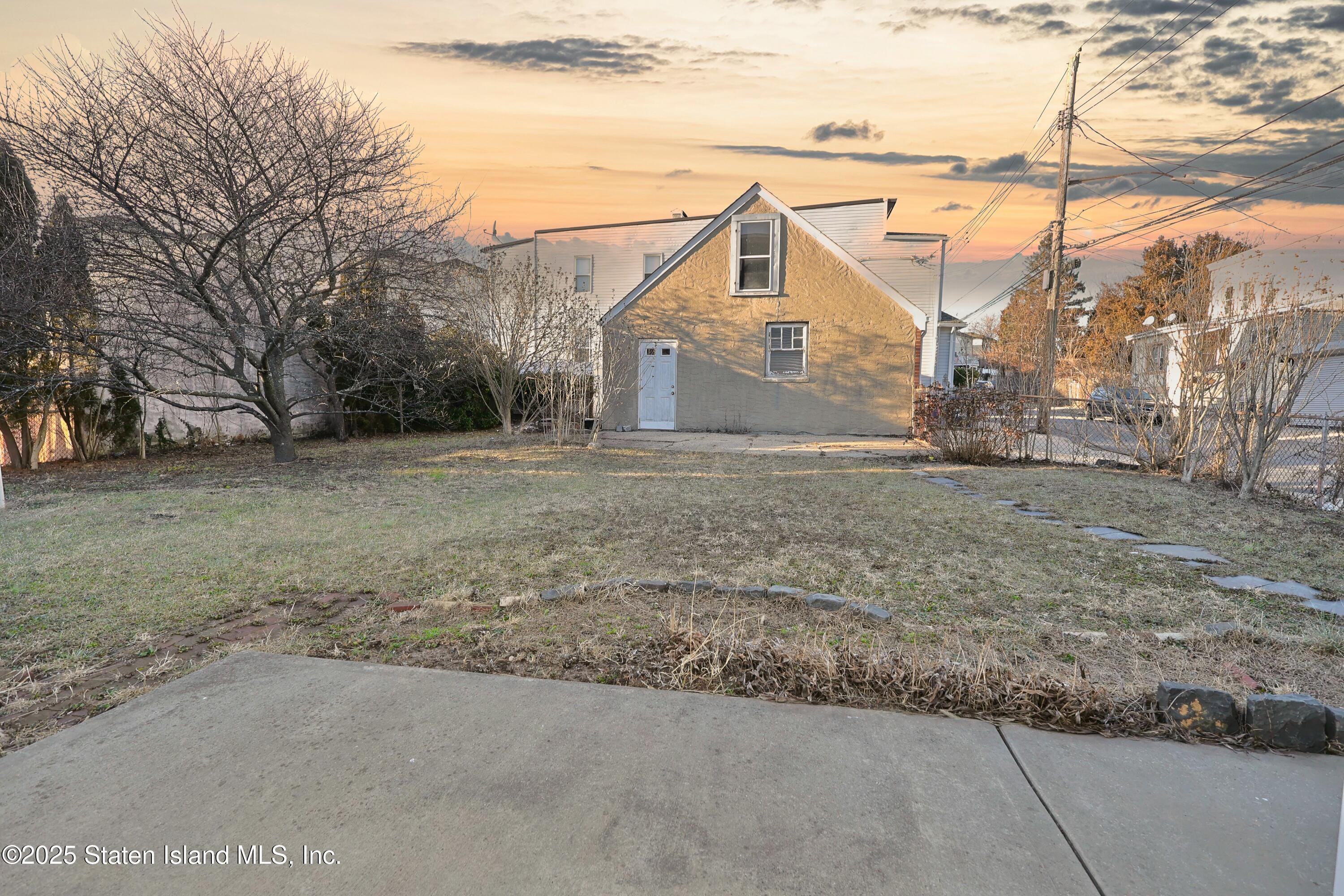 81 Robin Road, Staten Island, NY, 10305 image 36