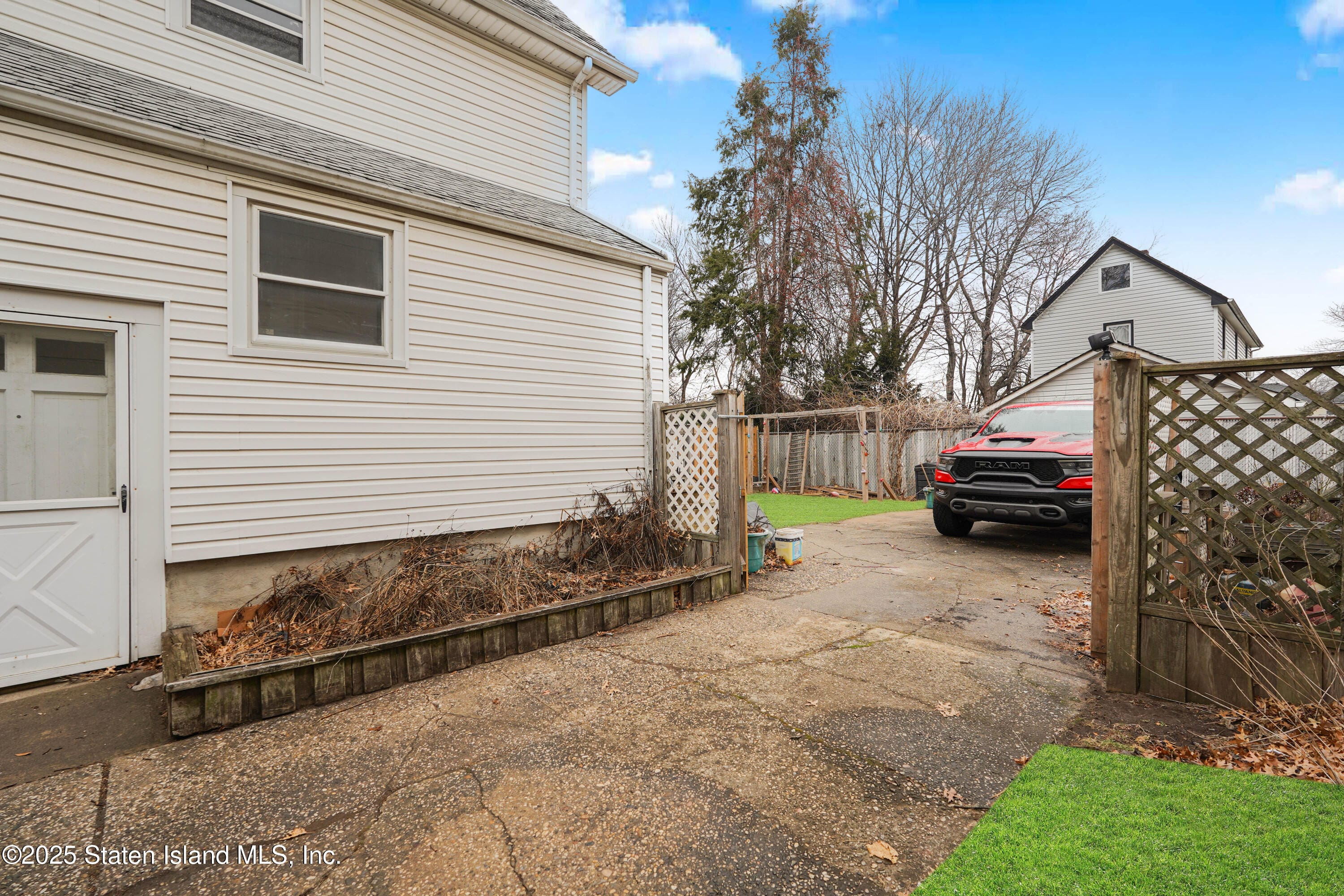 61 Greenleaf Avenue Image 3
