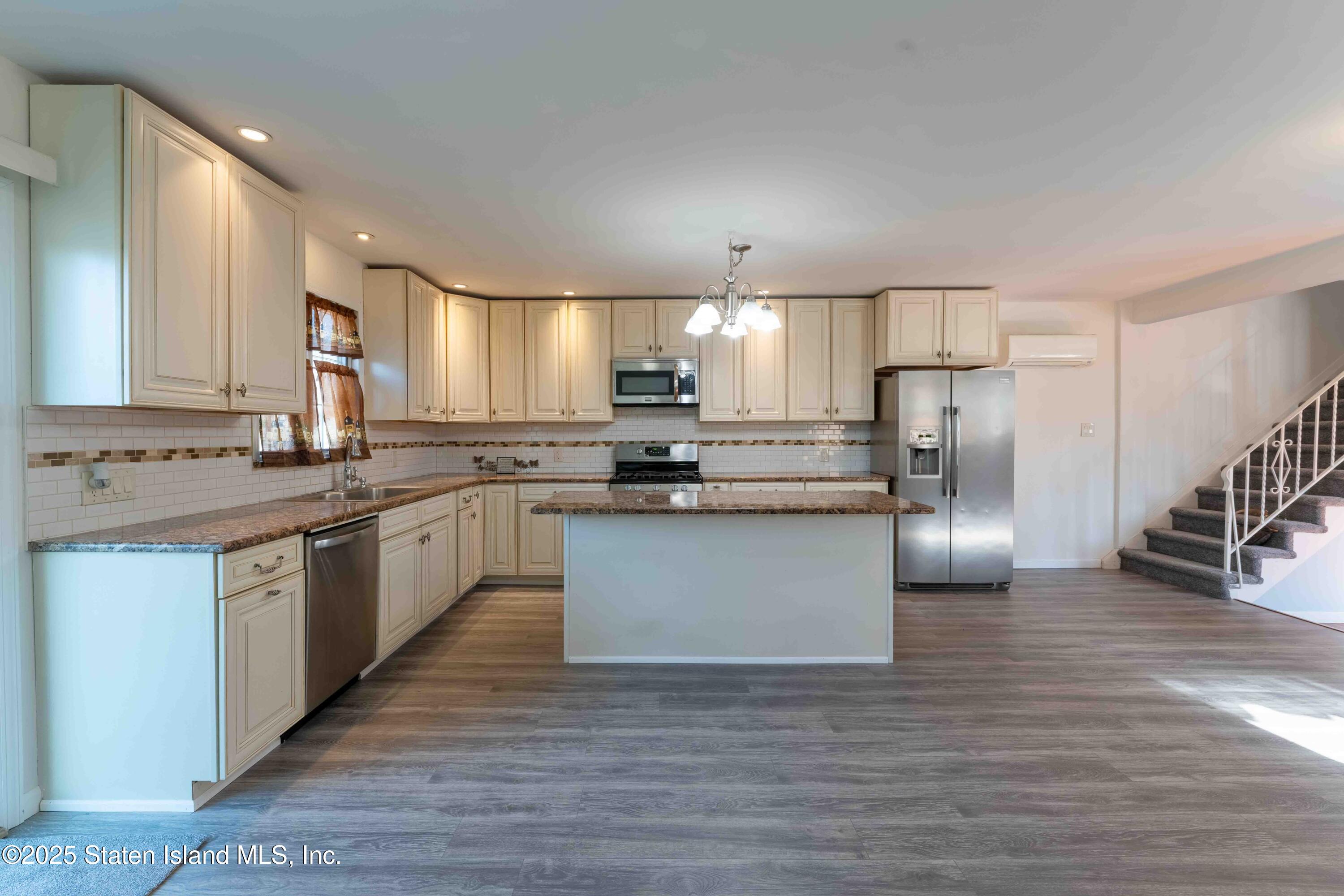 253 Weed Avenue, Staten Island, NY, 10306 image 13