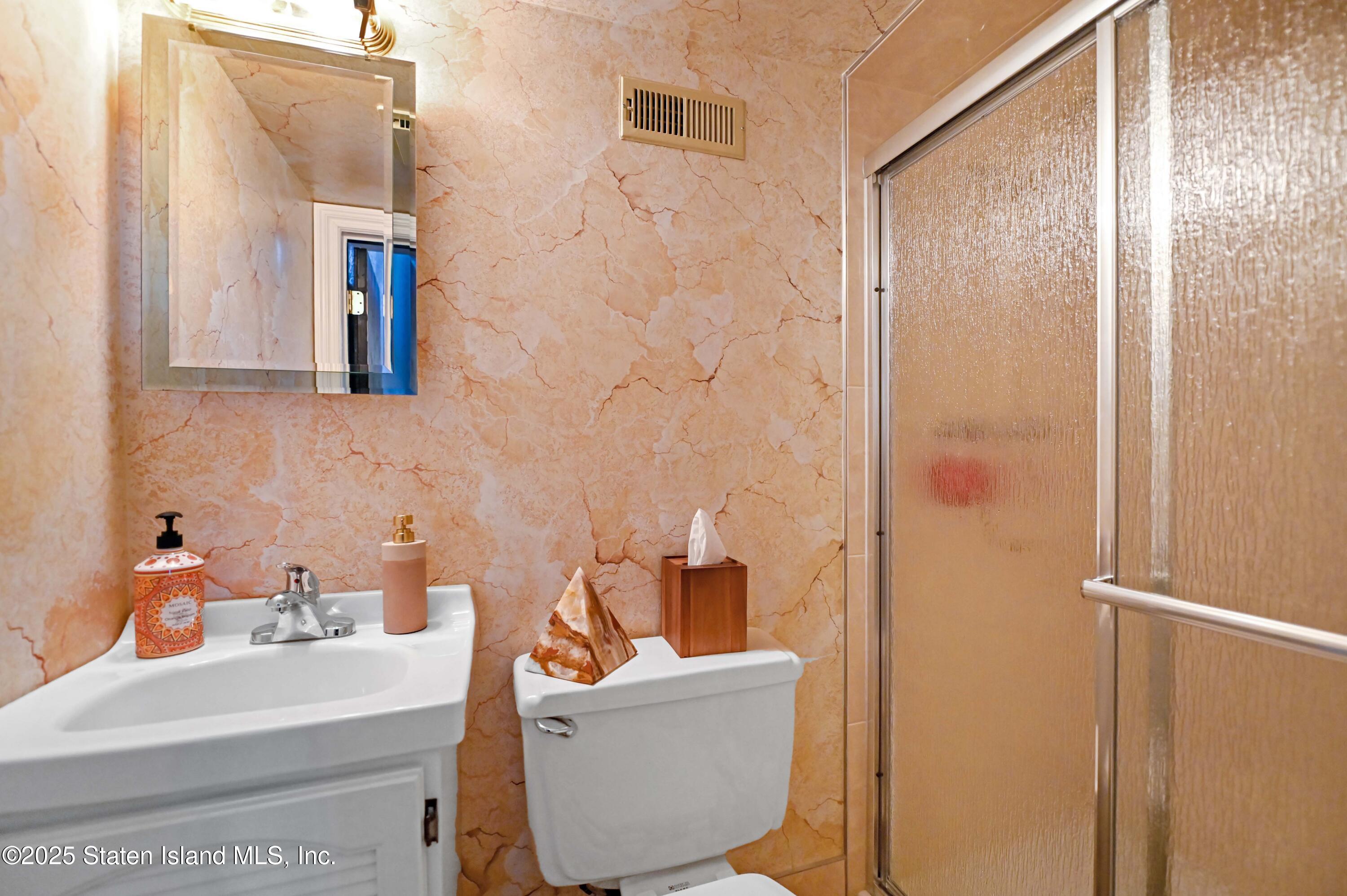 72 Alan Loop, Staten Island, NY, 10304 image 18