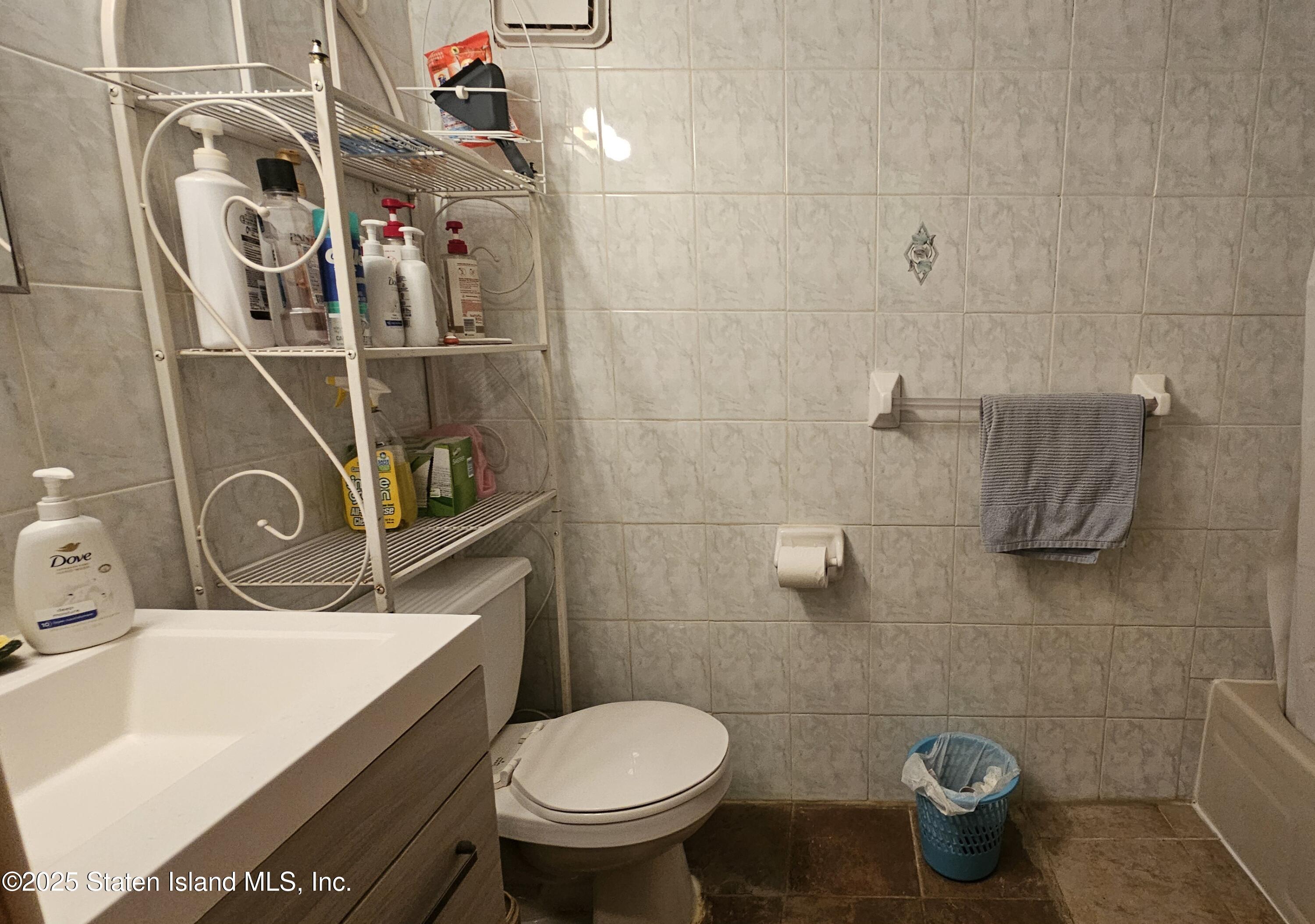 22 Long Pond Lane, Staten Island, NY, 10304 image 16