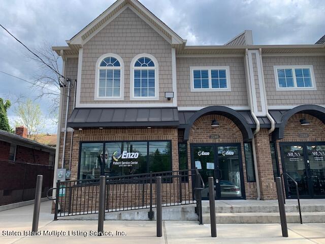 2246 Victory Boulevard Image 2