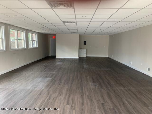 2246 Victory Boulevard Image 4