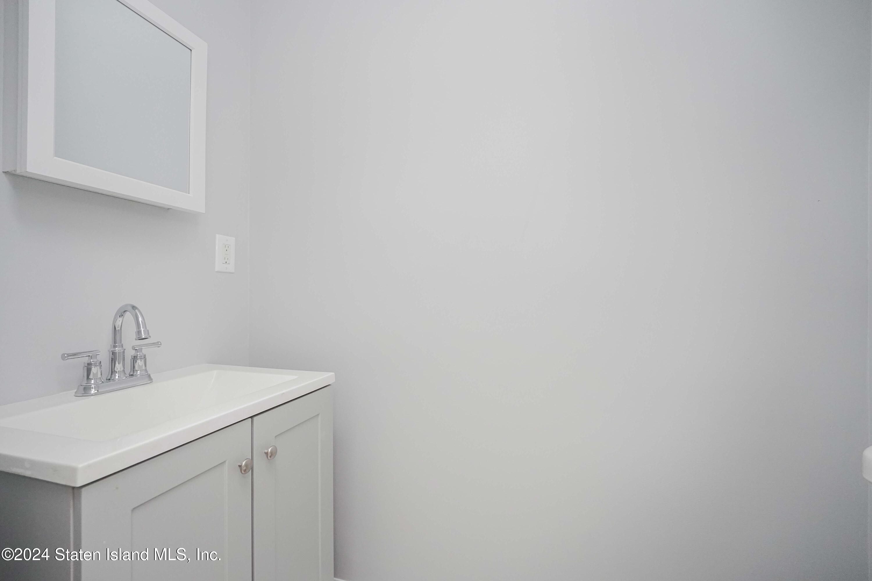 446 Tompkins Avenue, Staten Island, NY, 10305 image 17