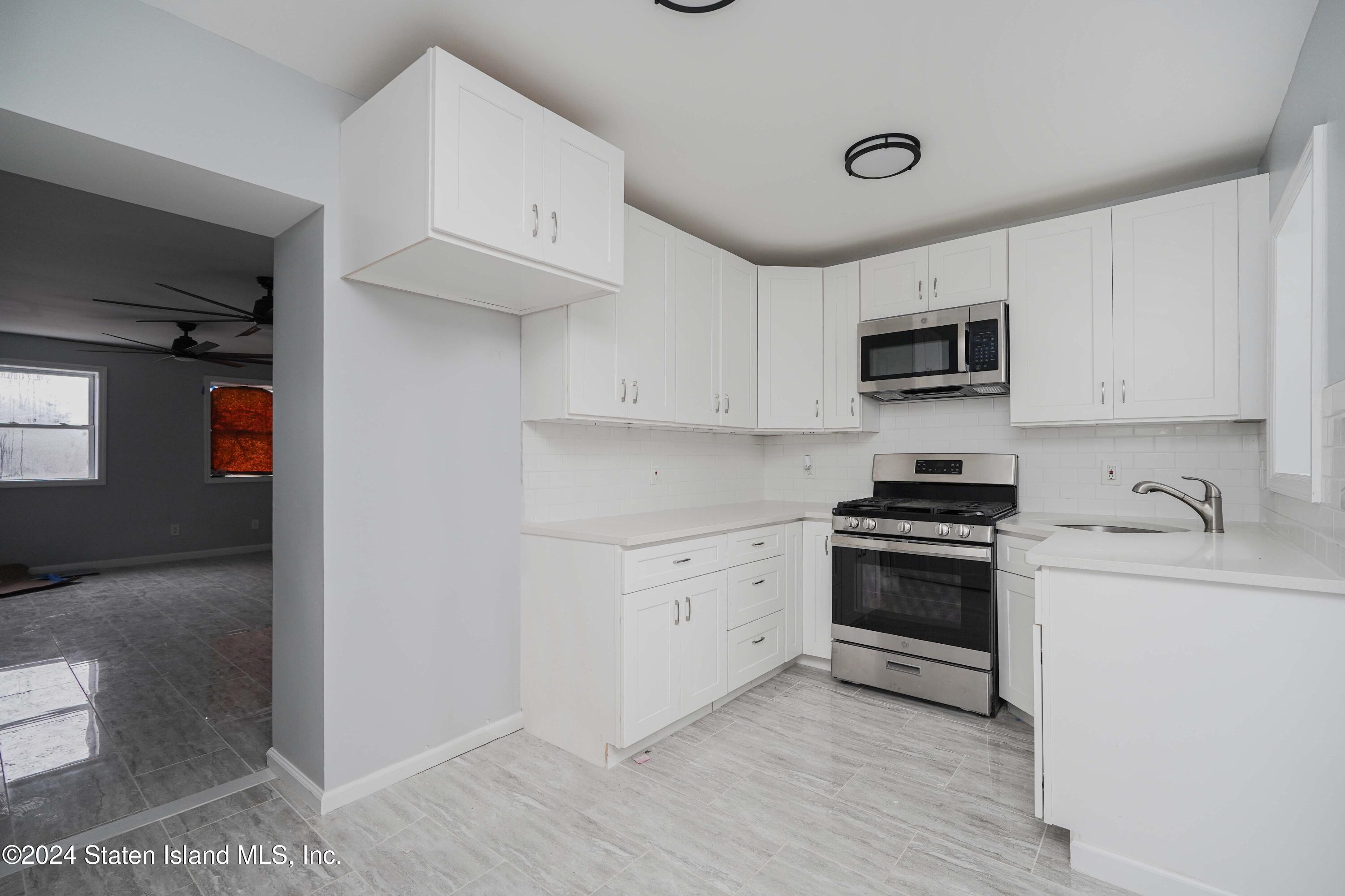 446 Tompkins Avenue, Staten Island, NY, 10305 image 18