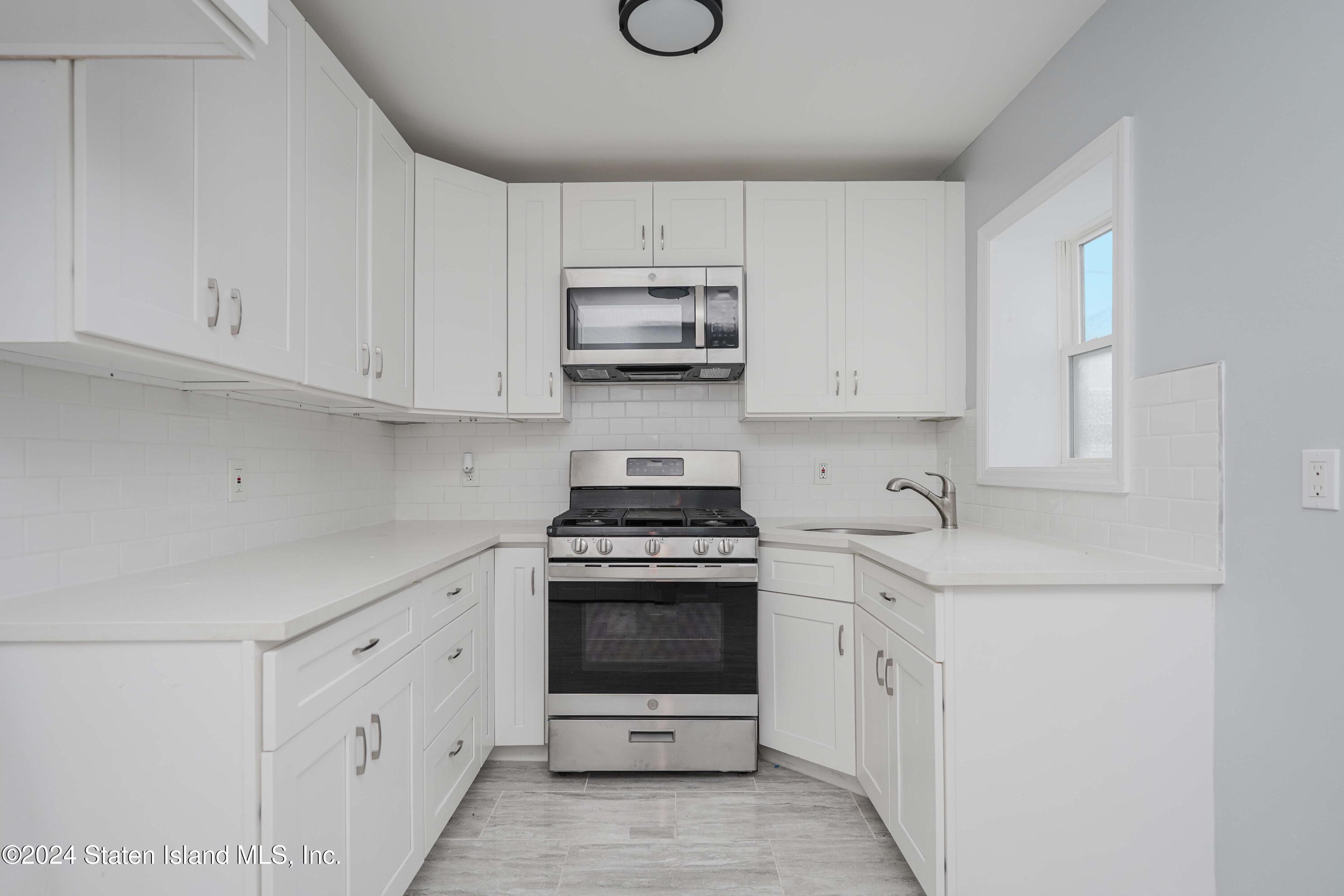 446 Tompkins Avenue, Staten Island, NY, 10305 image 19