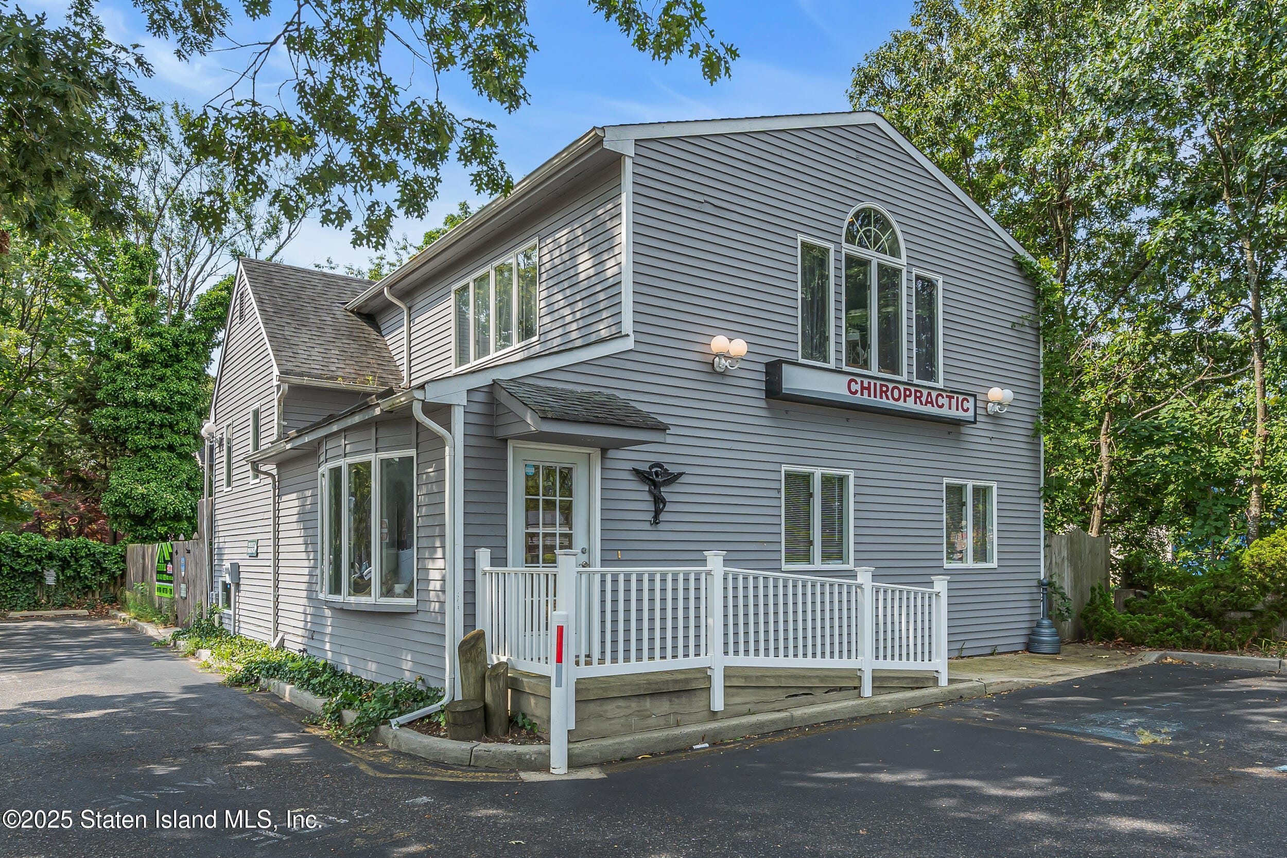 2 Garfield Avenue Image 1