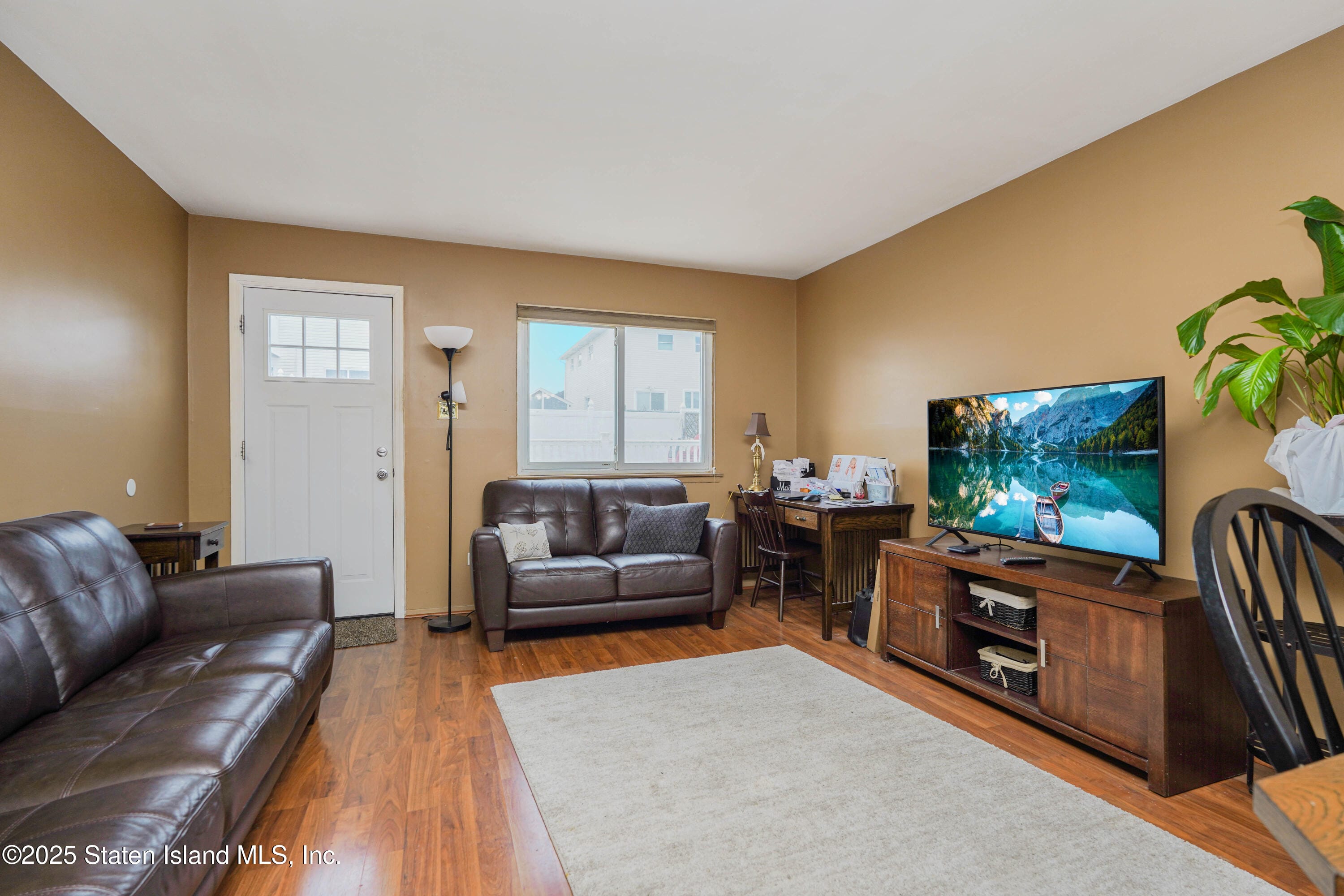 108 E Macon Avenue Image 3