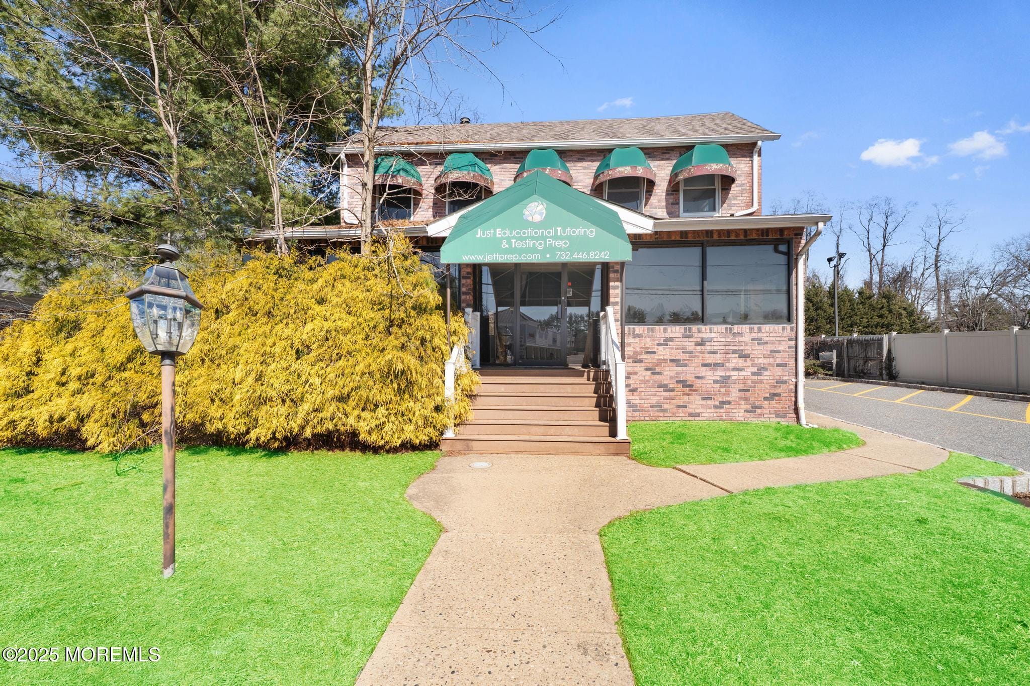 10 School Road Image 4