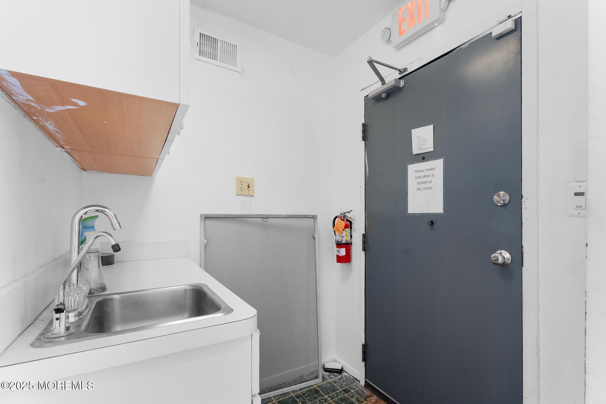 10 School Road, Marlboro, NJ, 07746 image 22