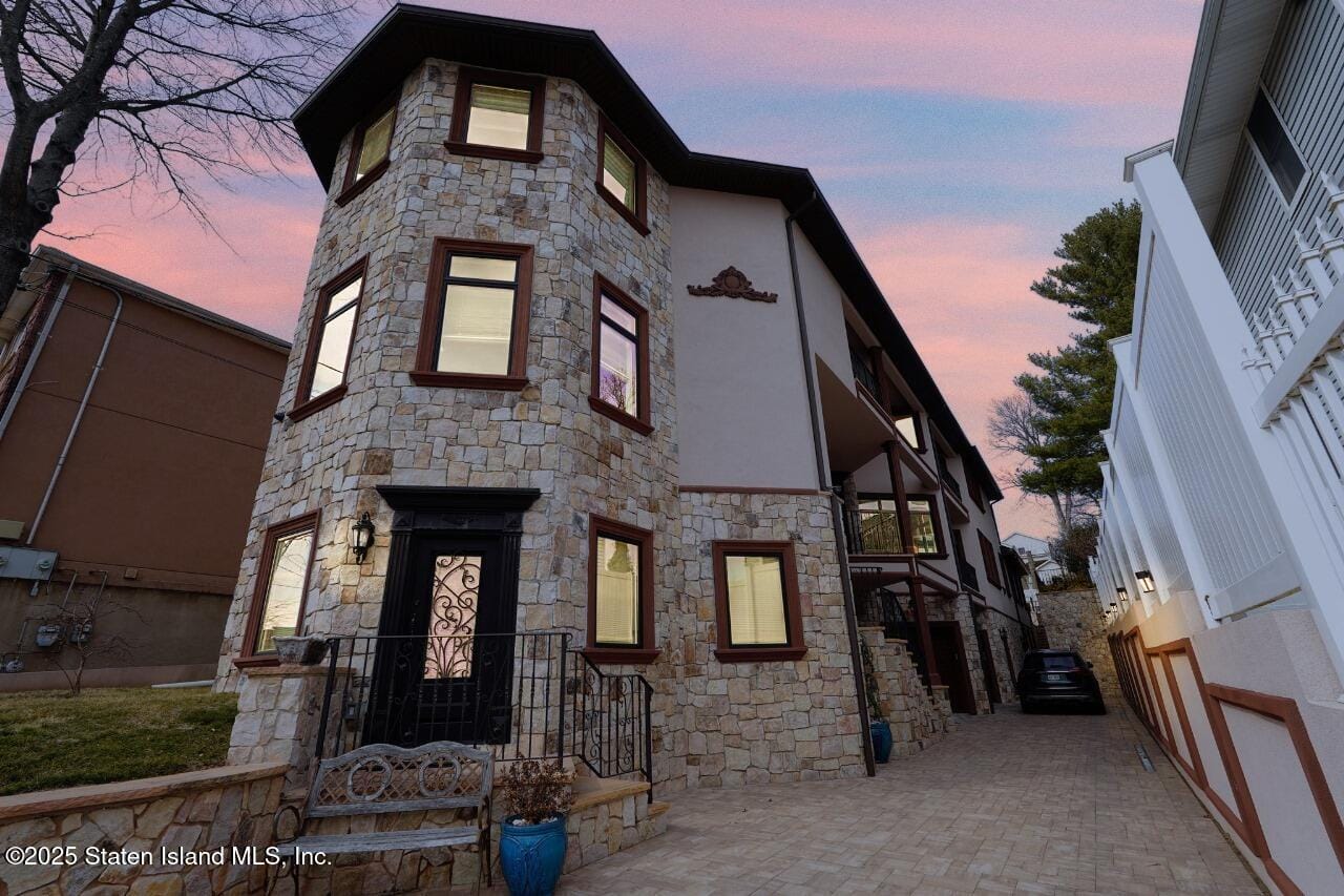 6233 Amboy Road Image 4