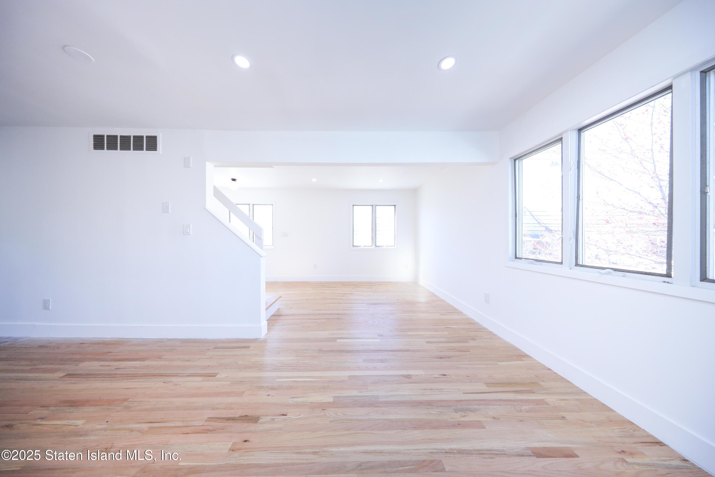 374 Billiou Street, Staten Island, NY, 10312 image 11