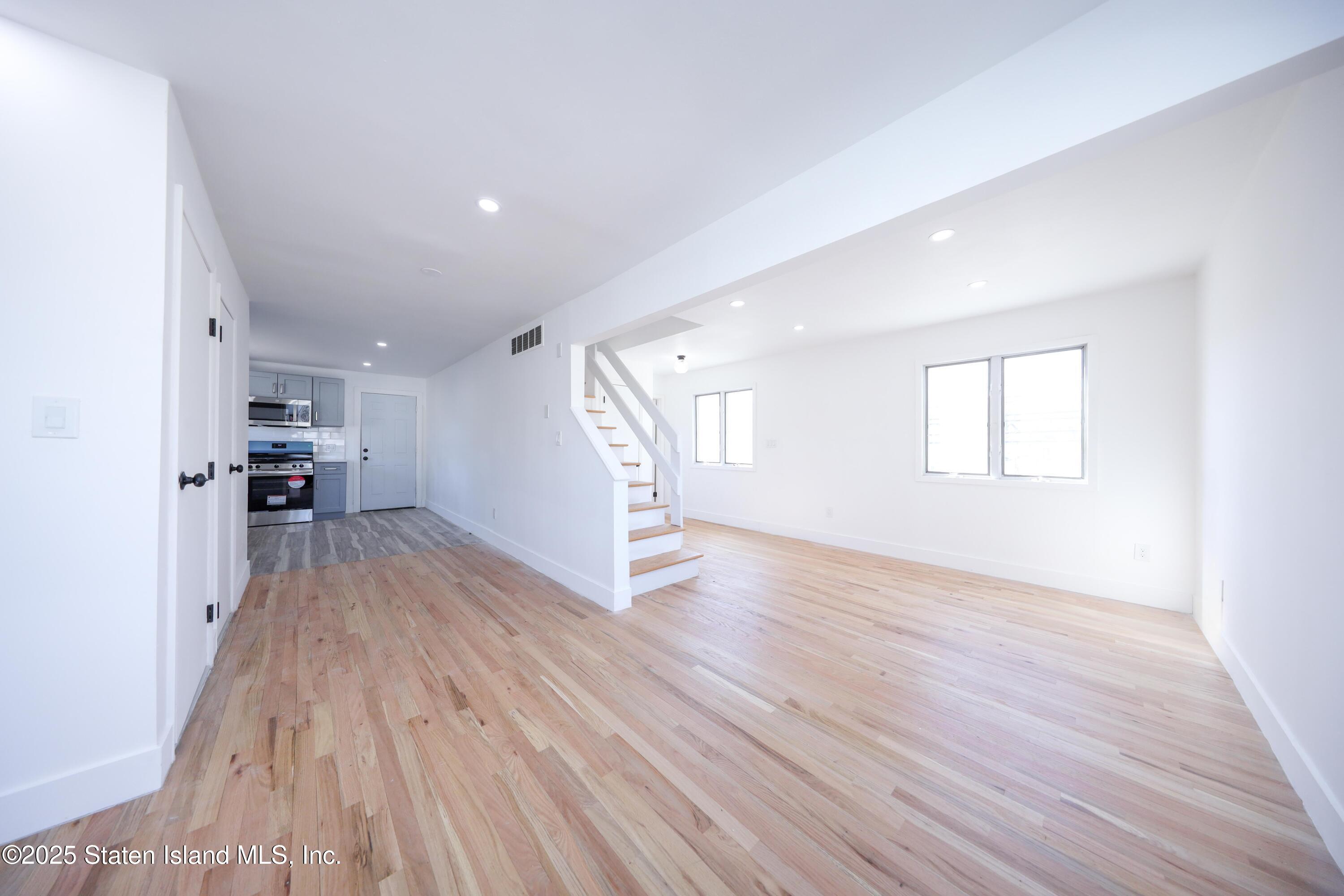 374 Billiou Street, Staten Island, NY, 10312 image 9