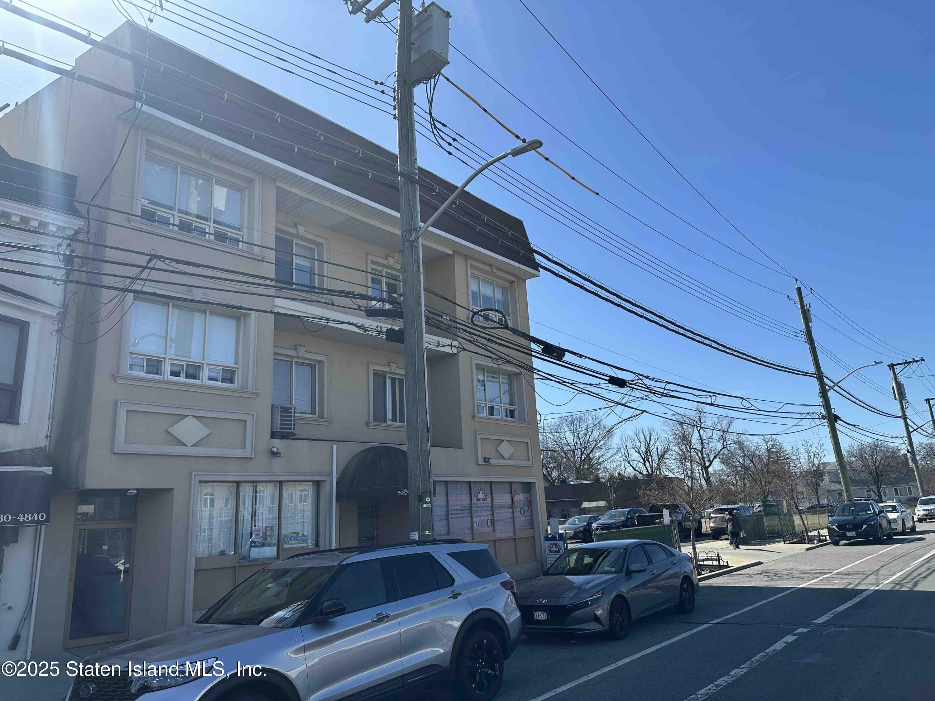 88 New Dorp Plaza Image 1