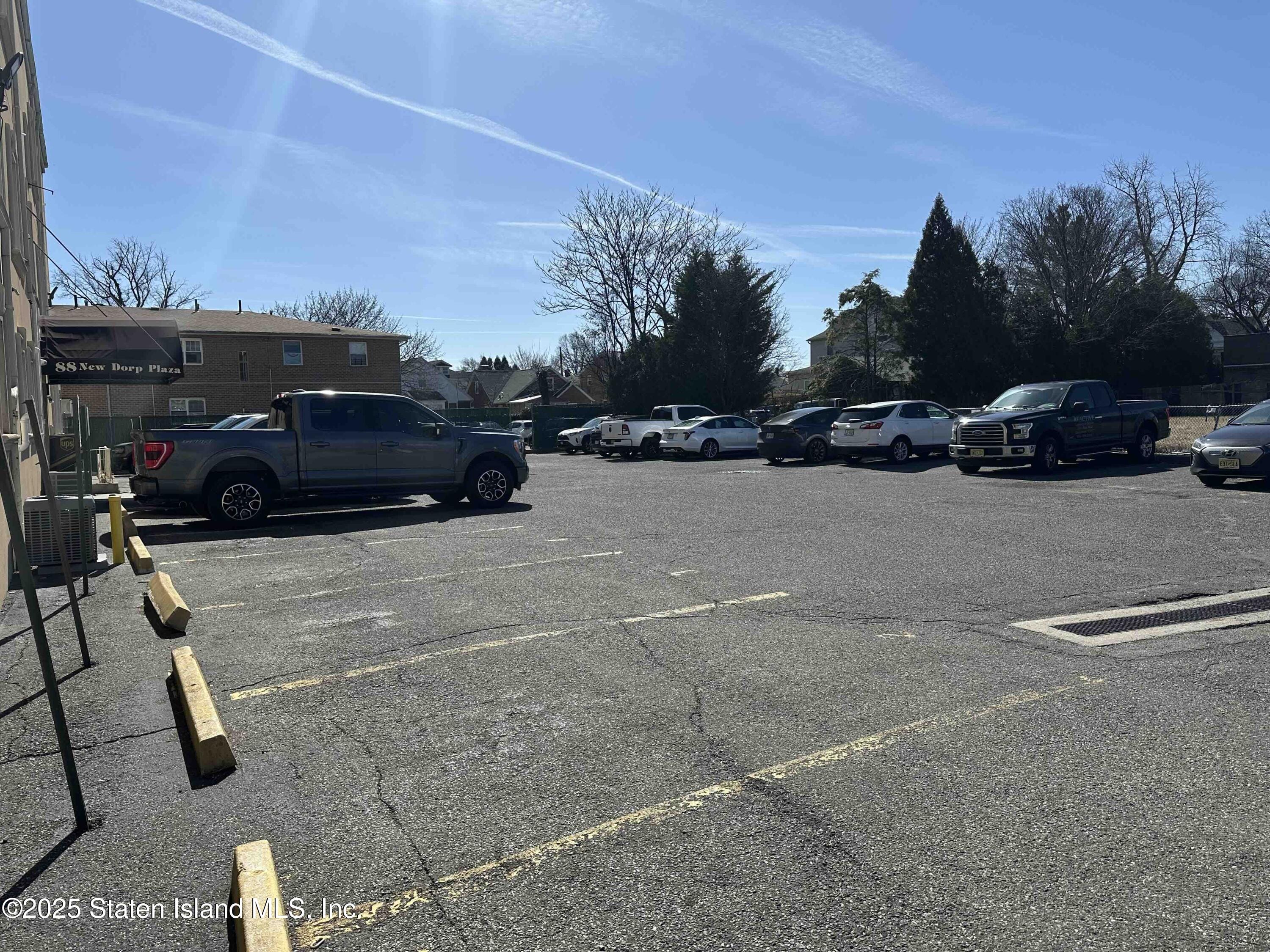 88 New Dorp Plaza Image 4