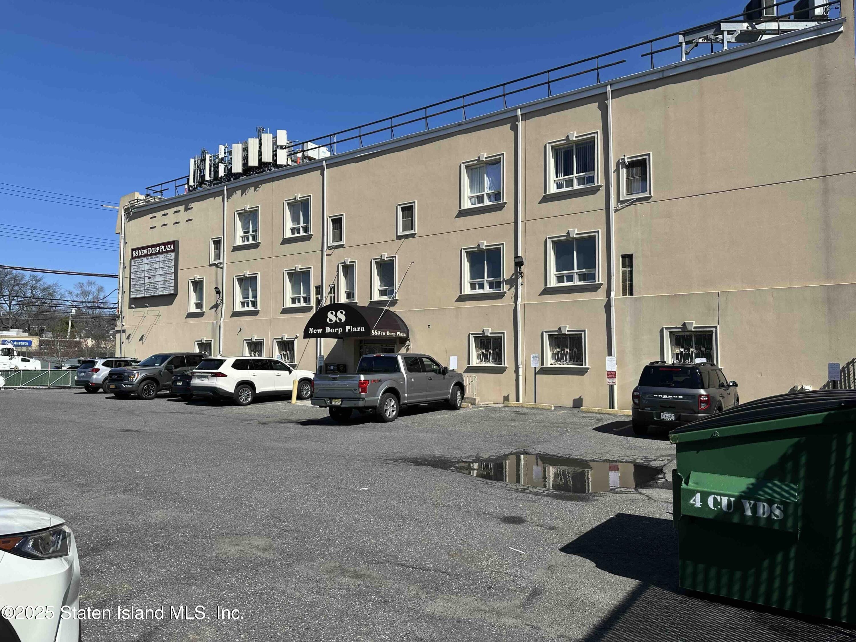 88 New Dorp Plaza Image 5