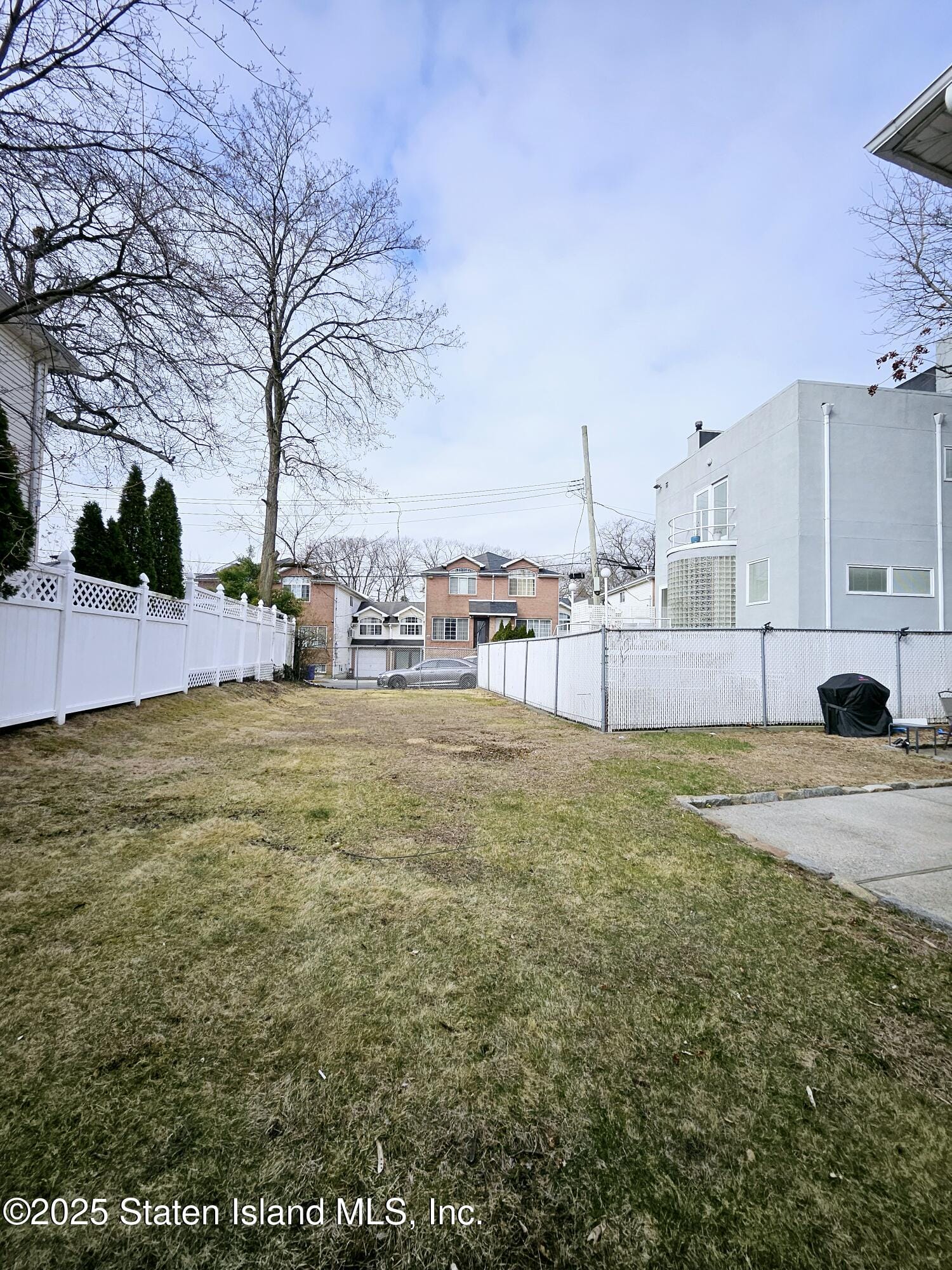 10 Florida Avenue Image 5