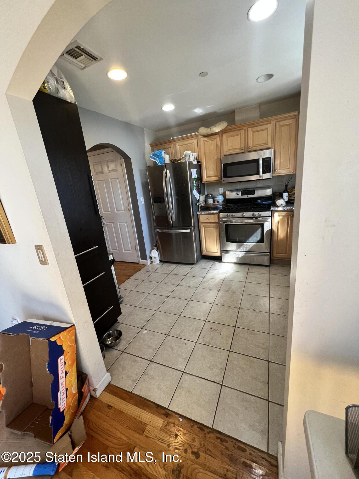 555 Van Duzer Street, Staten Island, NY, 10304 image 6