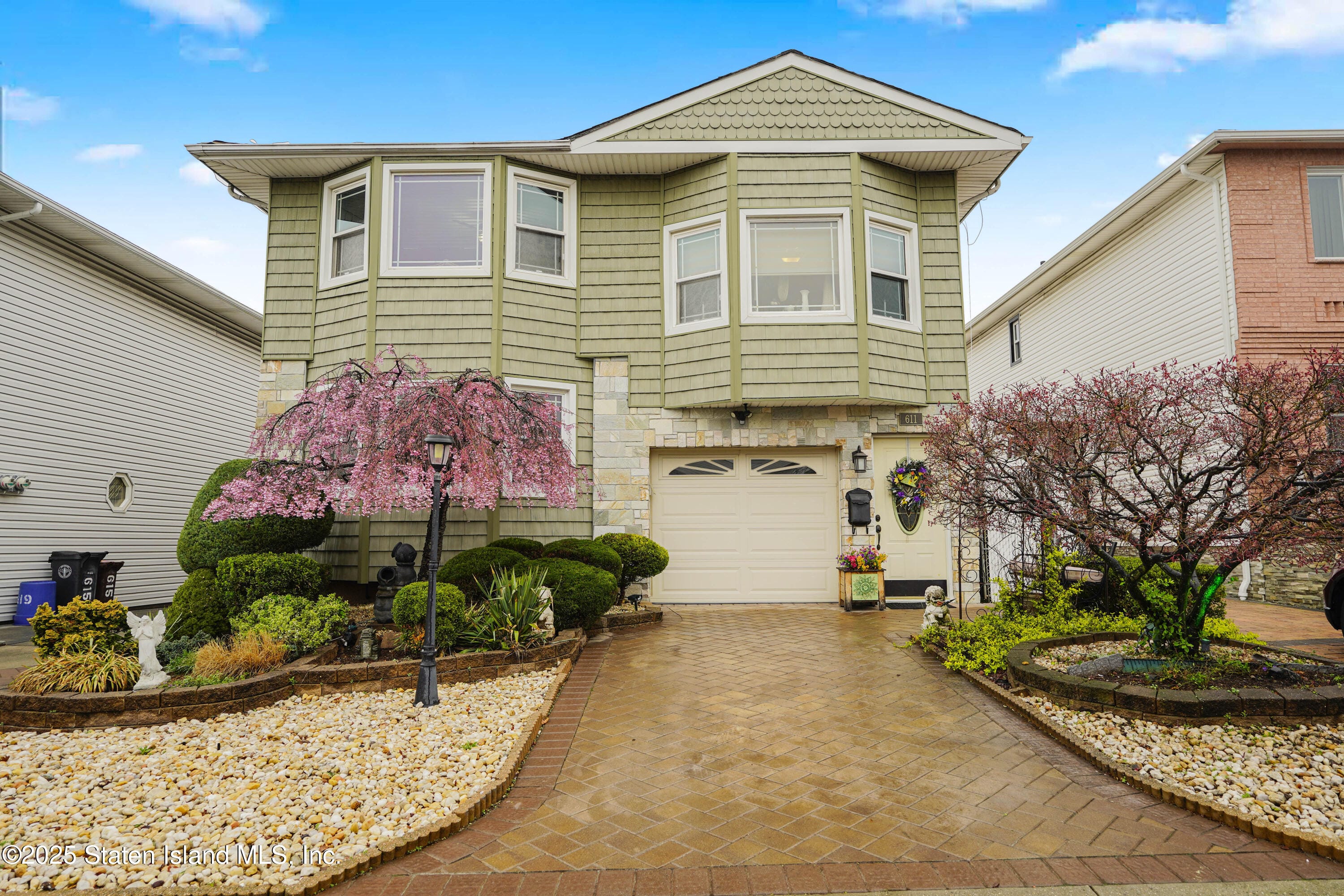 611 Klondike Avenue Image 1