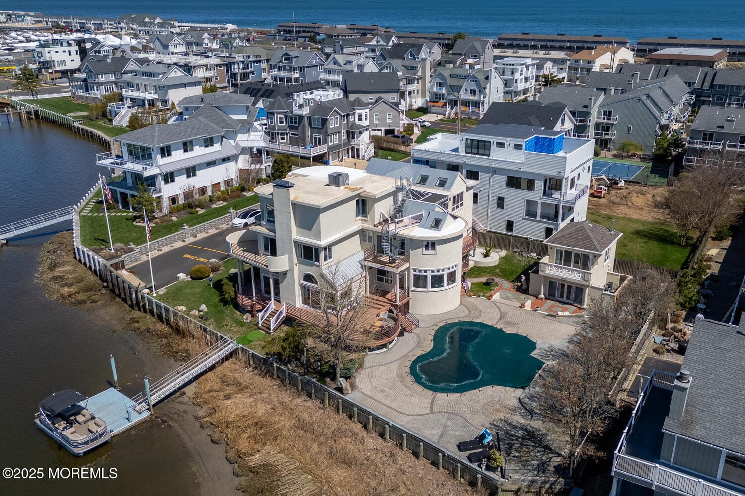 1 Island View Way Image 1