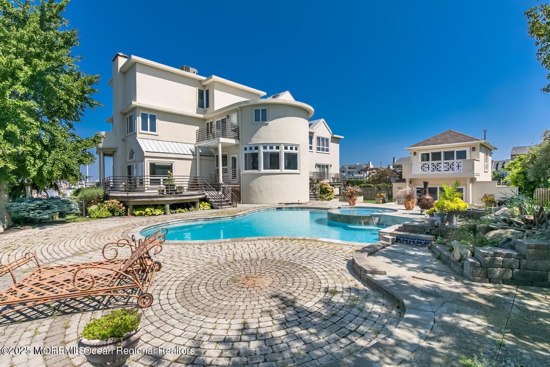 1 Island View Way Image 3