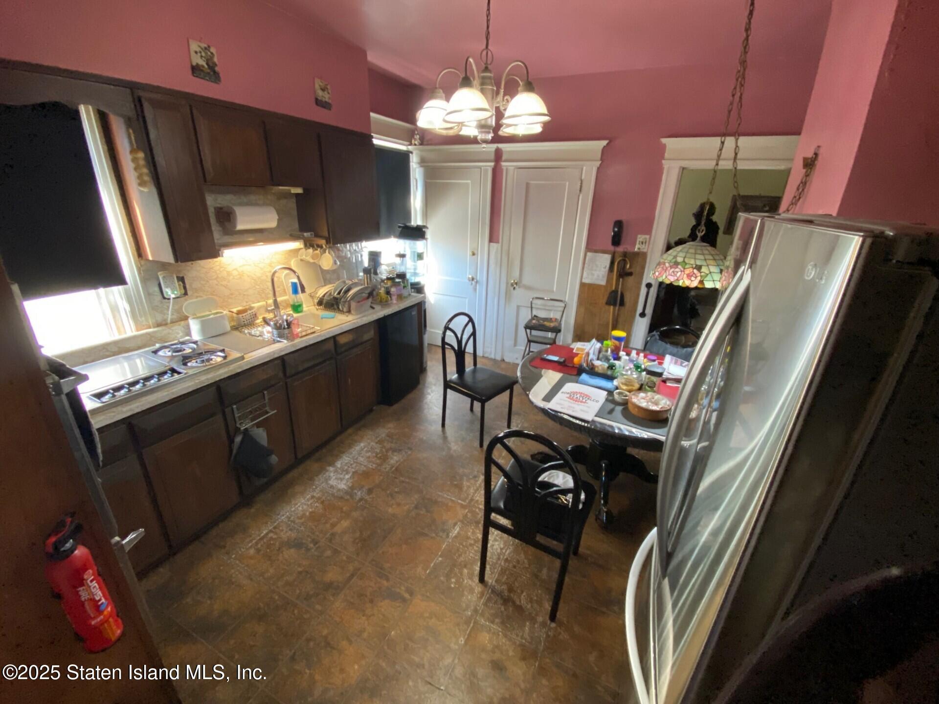 30 Decker Avenue Image 5