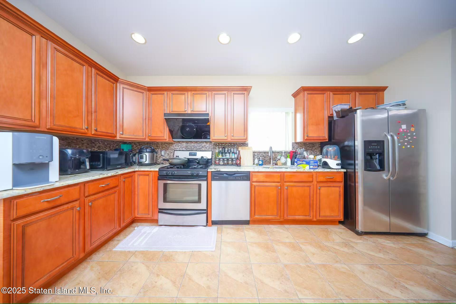 521 Mill Road, Staten Island, NY, 10306 image 6