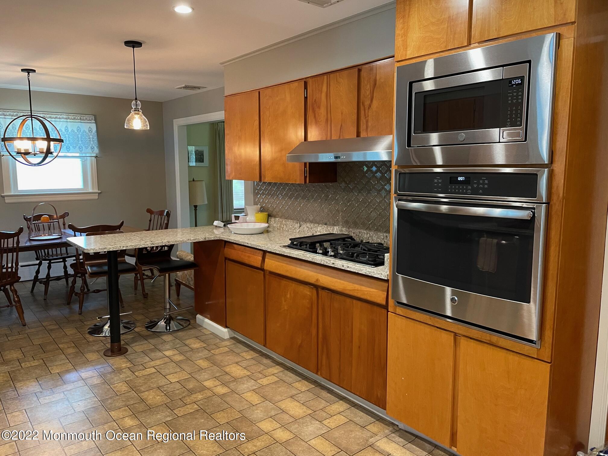 299 Hollywood Avenue Image 4