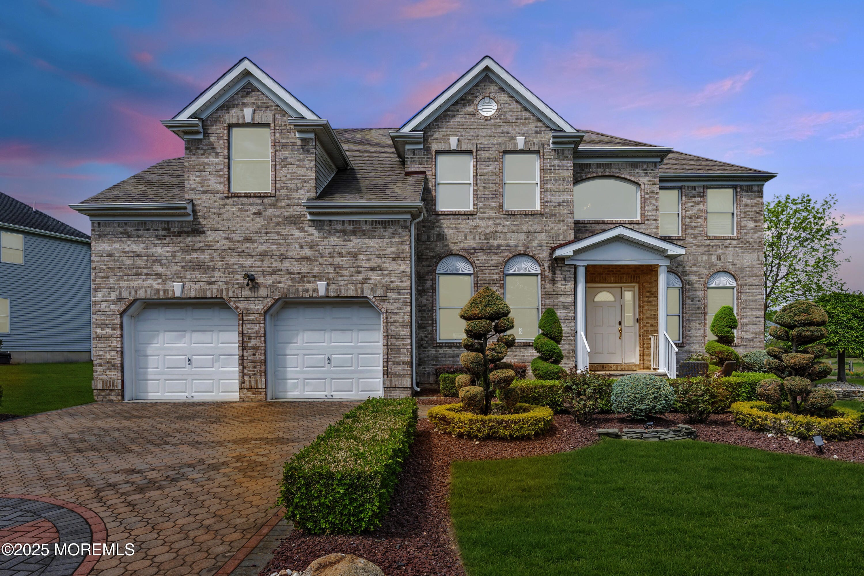 8 Hedgerow Lane Image 1